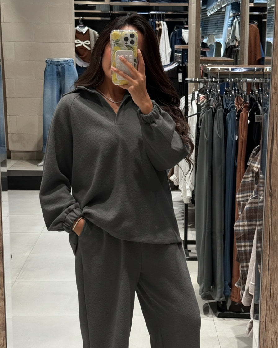 Plain Sweatshirt with a collar