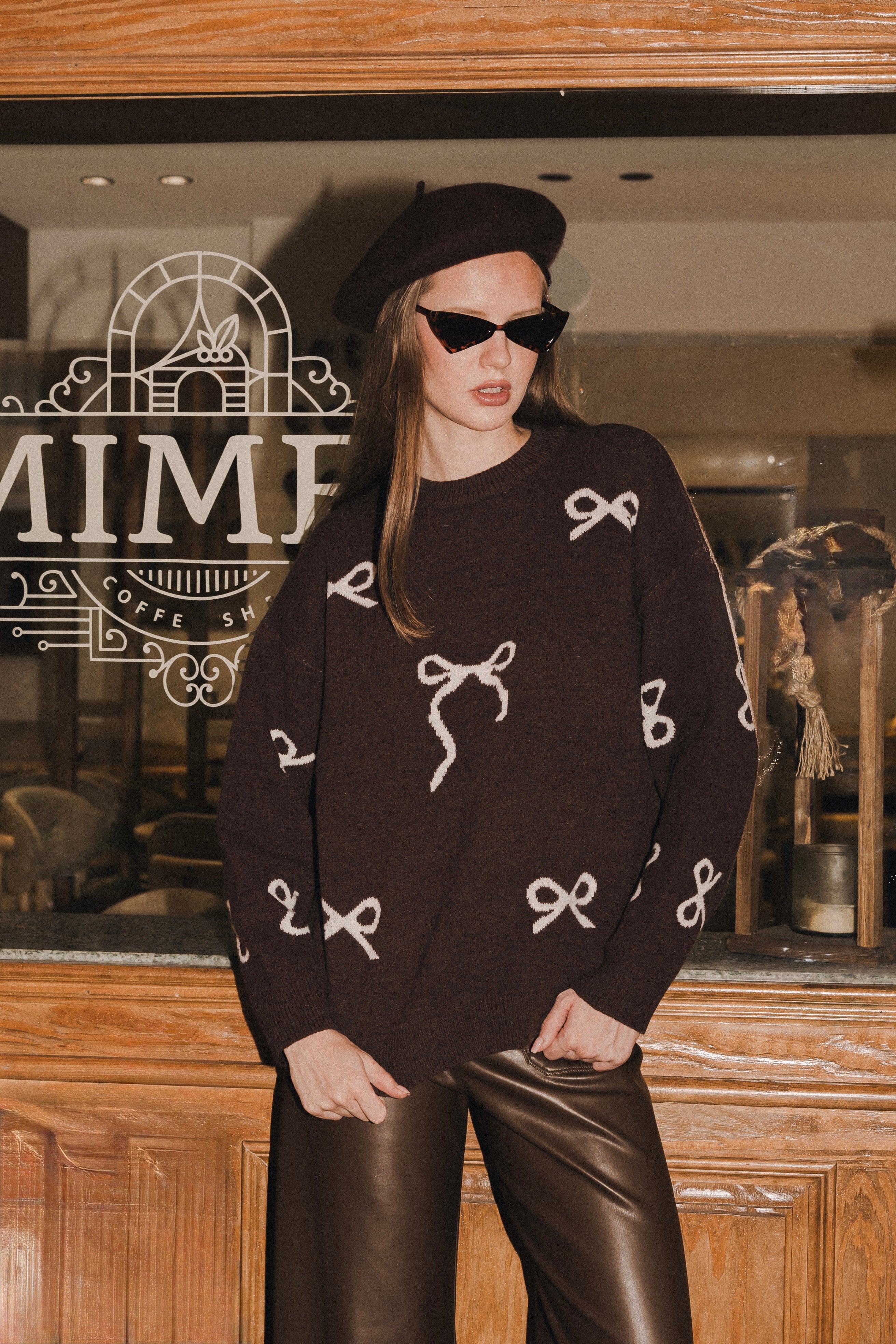 كنزة صوفية محبوكة - تطريز فيونكة