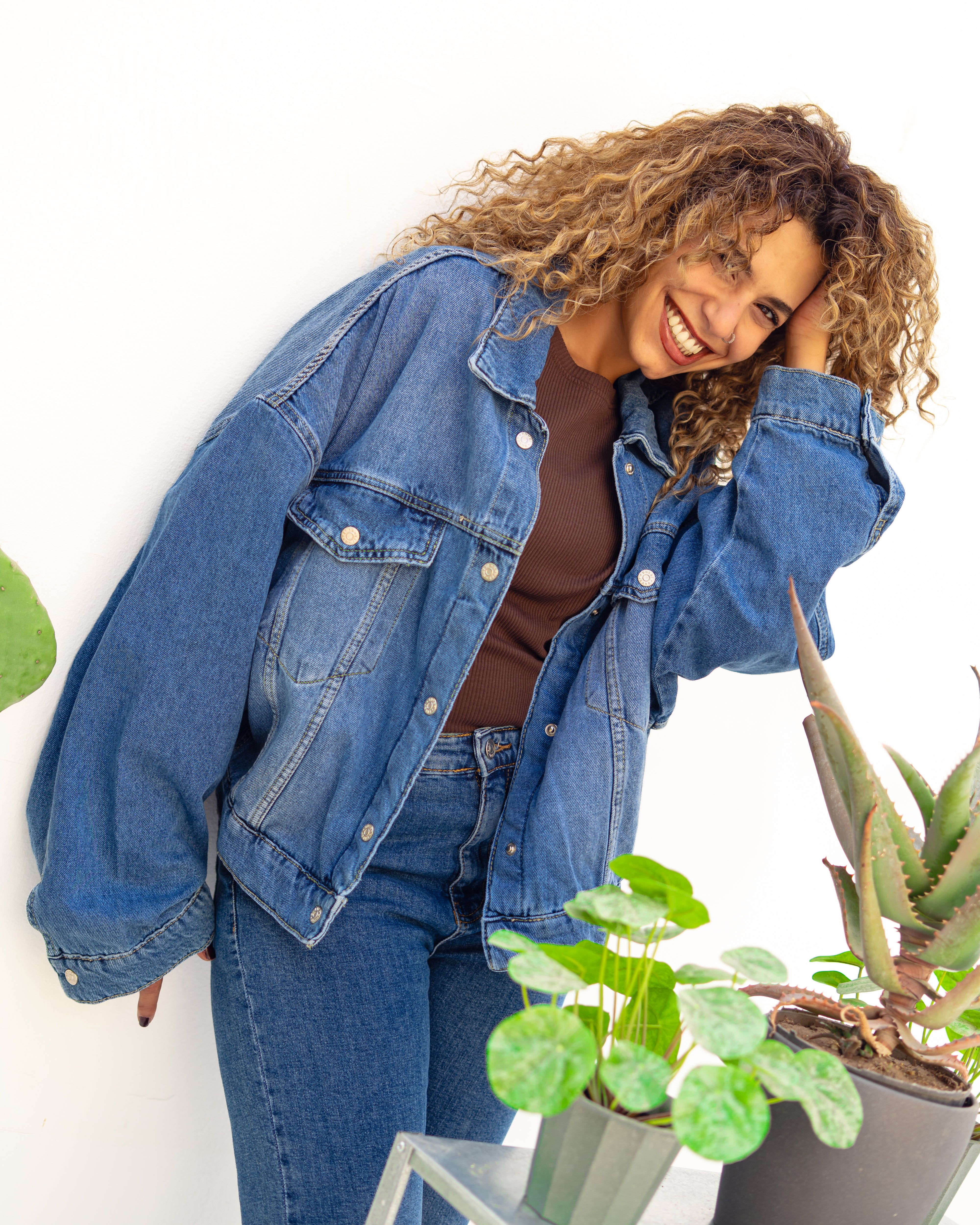 جاكيت جينز - مقصوص بجيبين