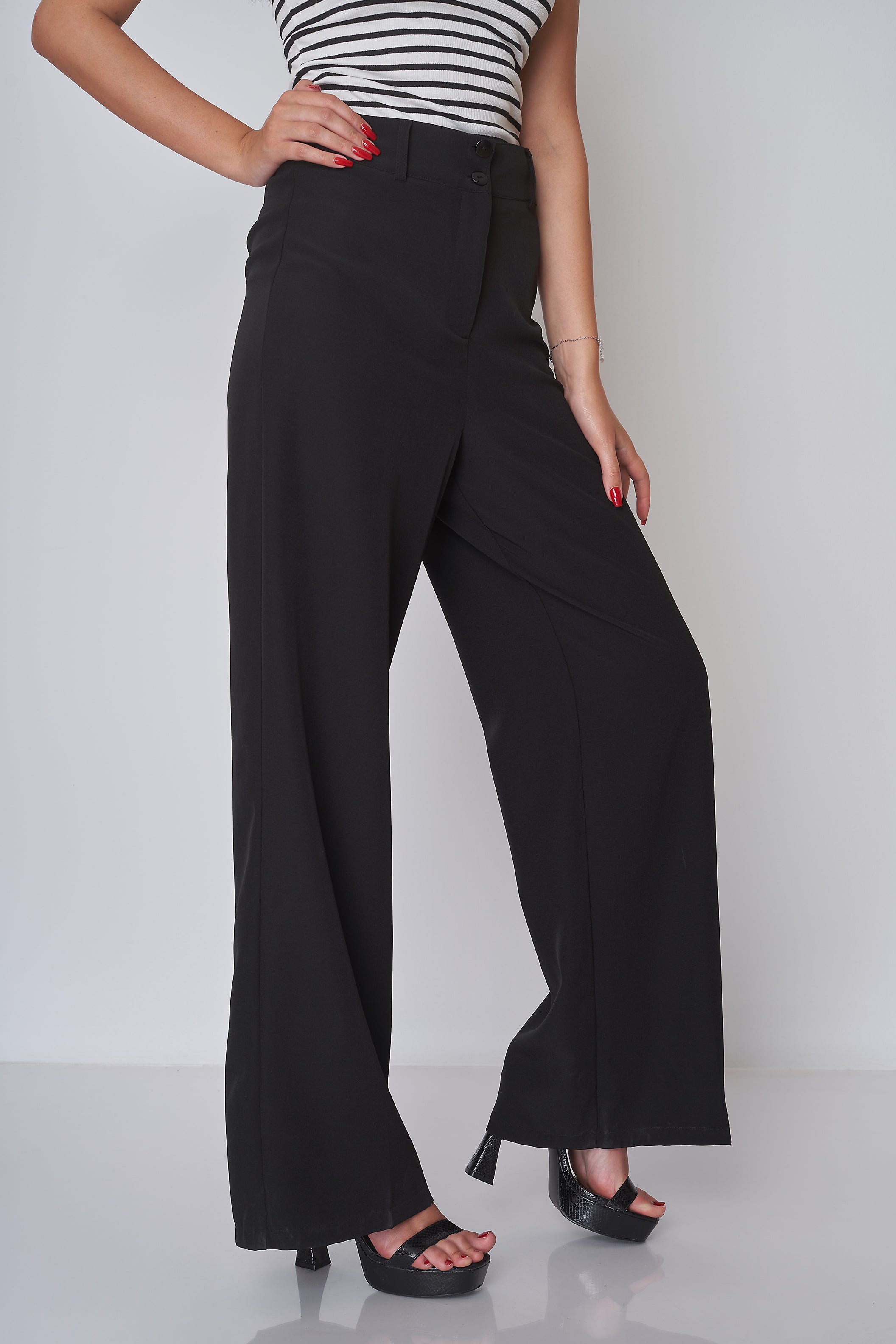 Classic (Wide-Leg) - Trousers