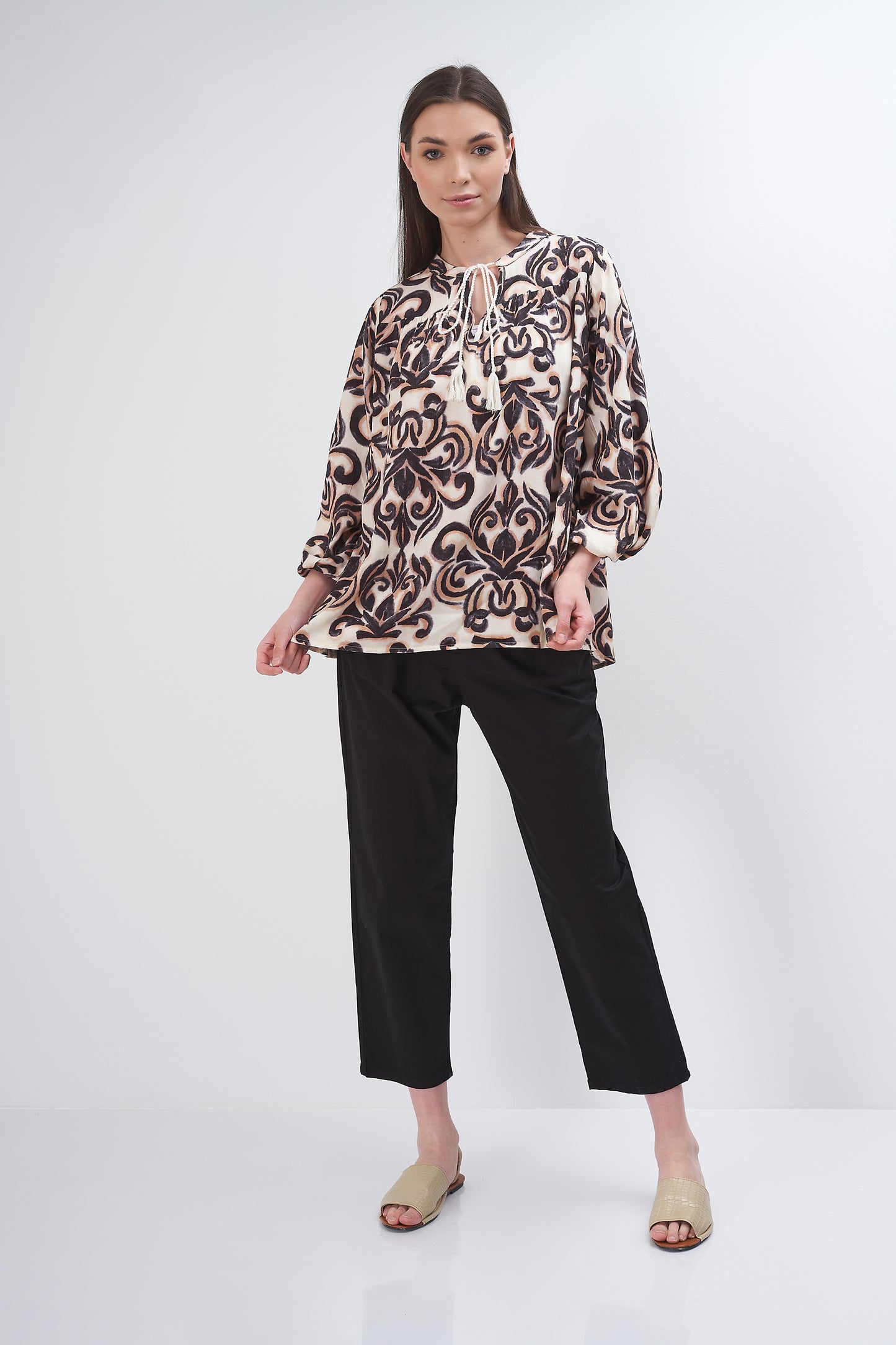Printed blouse - (with puff-sleeves) and a tie
