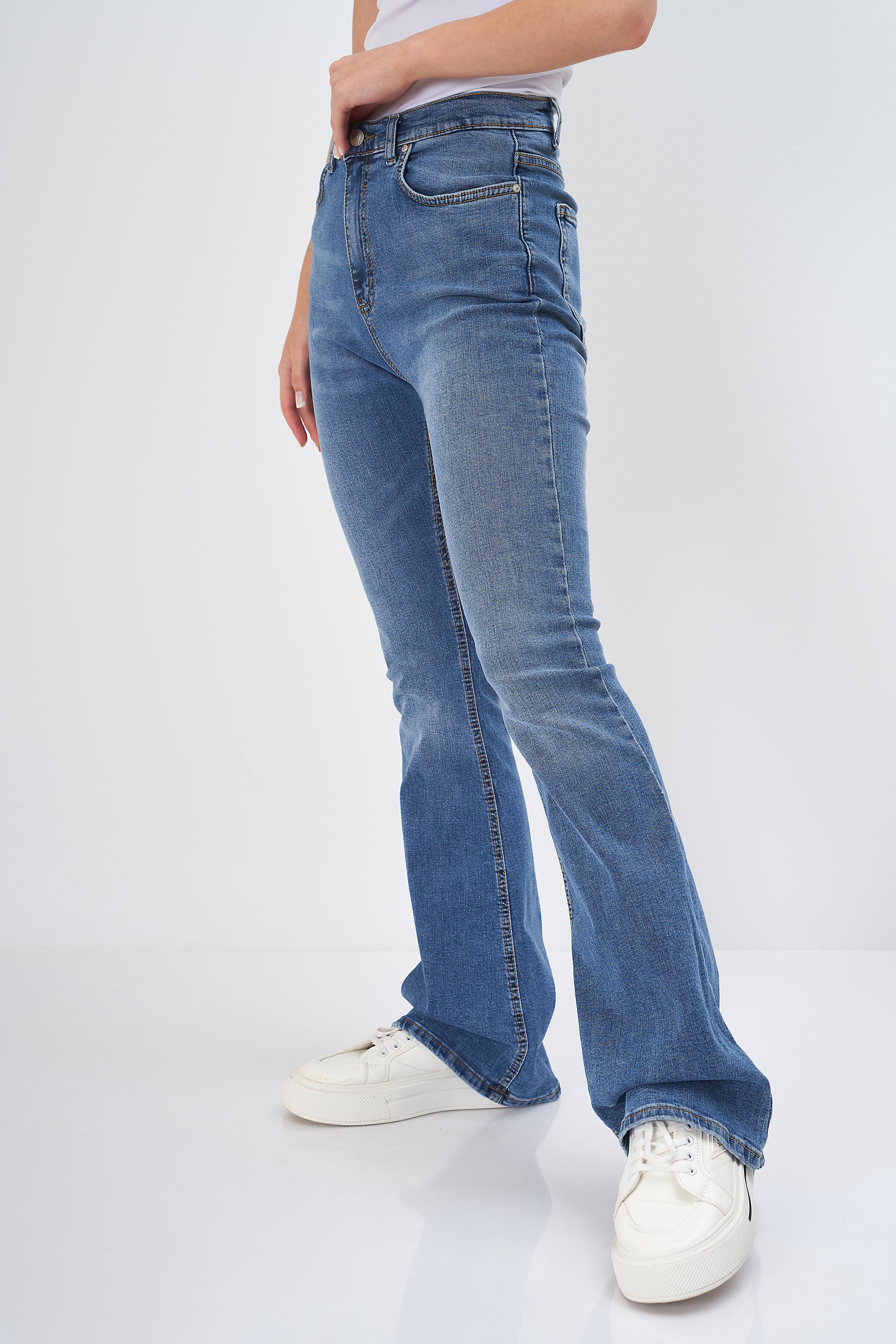 High Rise - Jeans (Flared Fit)