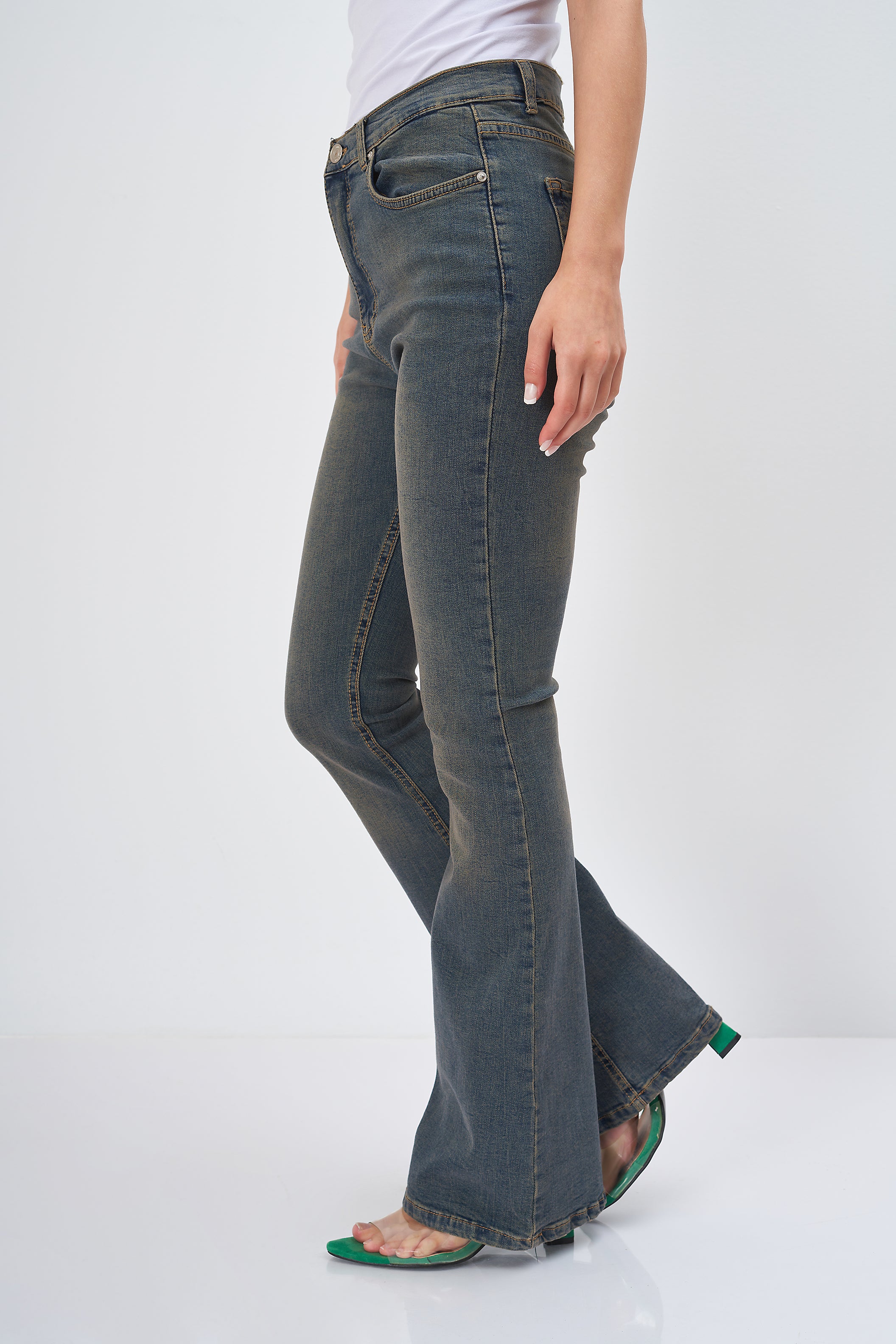 High Rise - Jeans (Flared Fit)