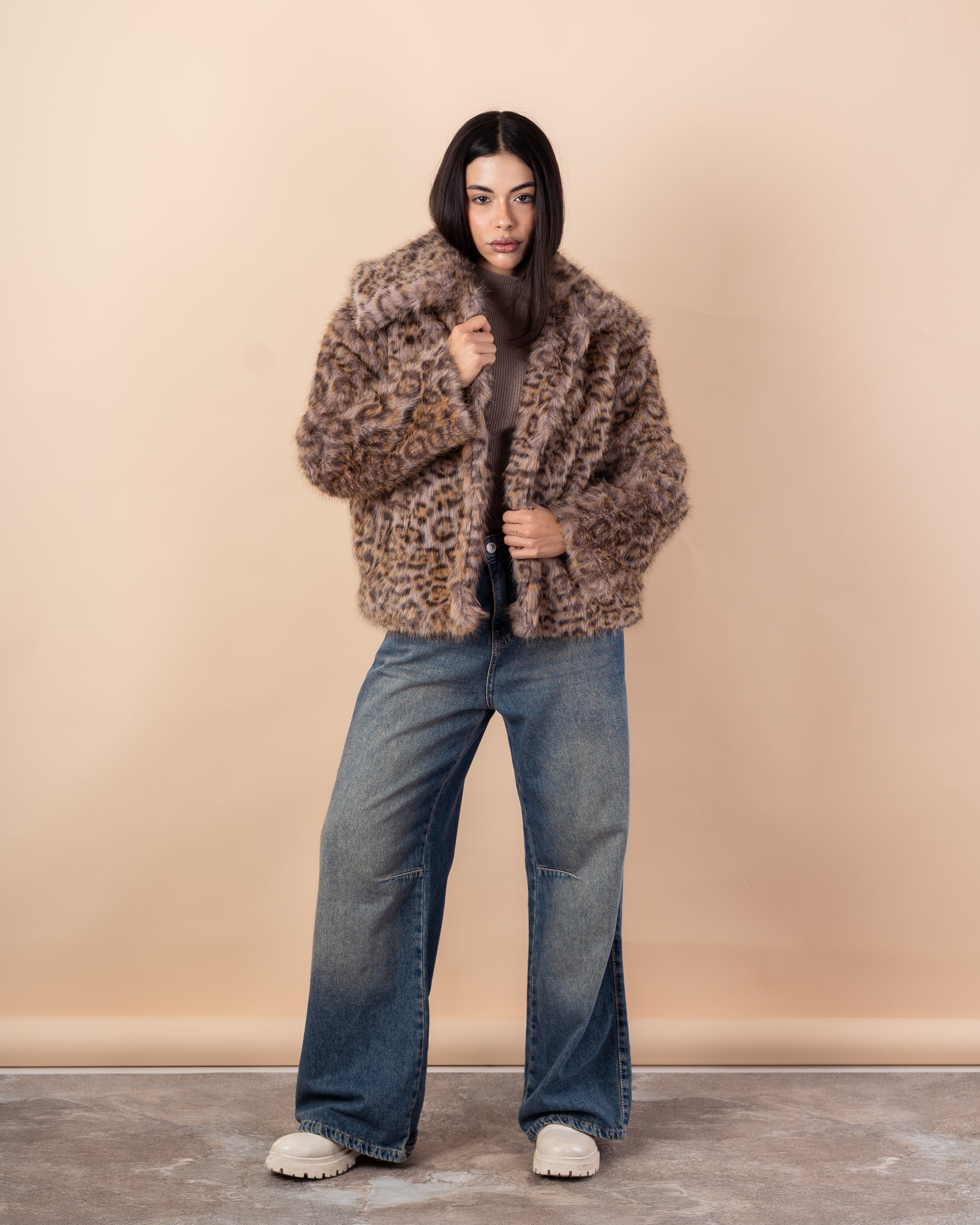 جاكيت من الفرو الناعم - بنقشة جلد النمر