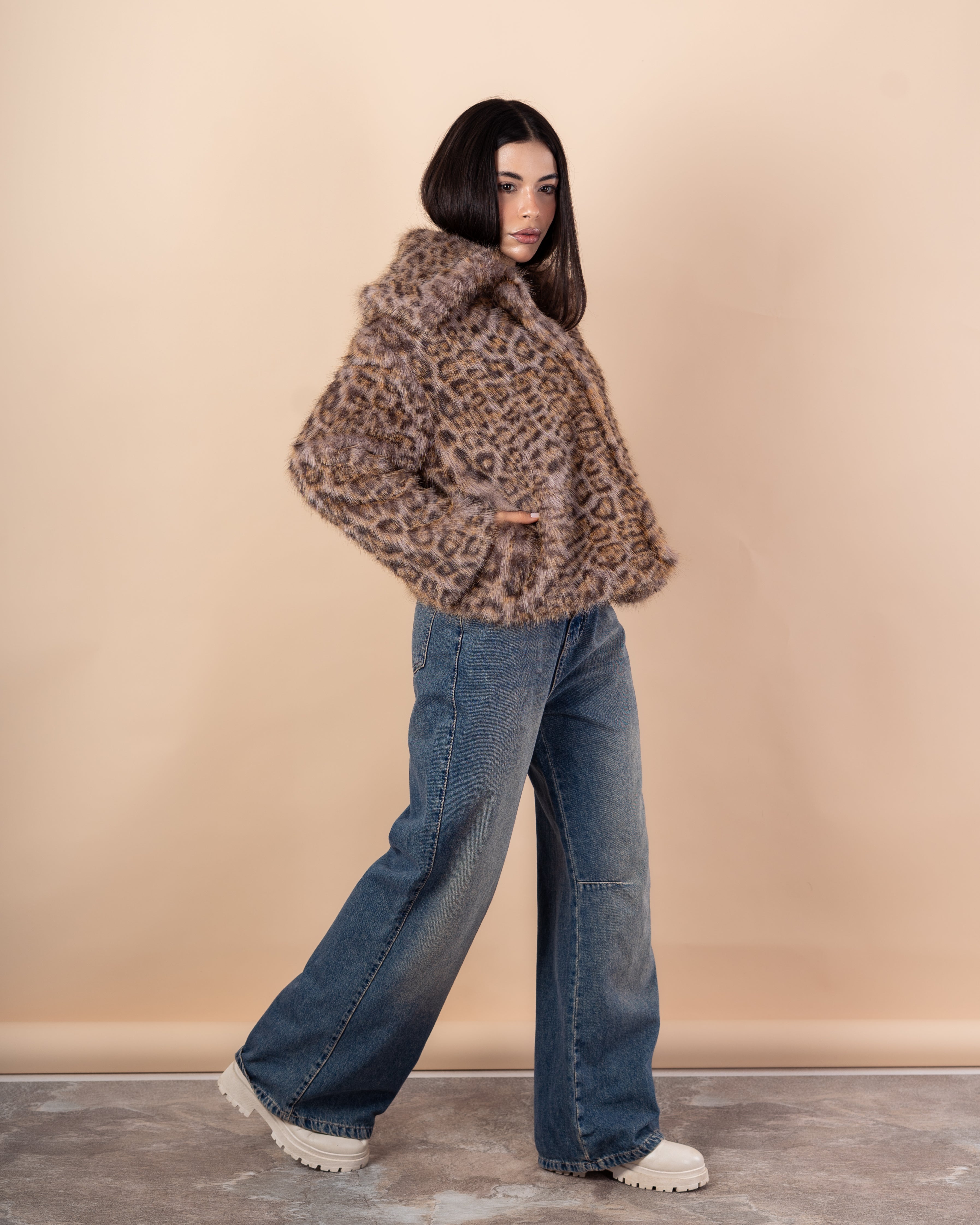 جاكيت من الفرو الناعم - بنقشة جلد النمر
