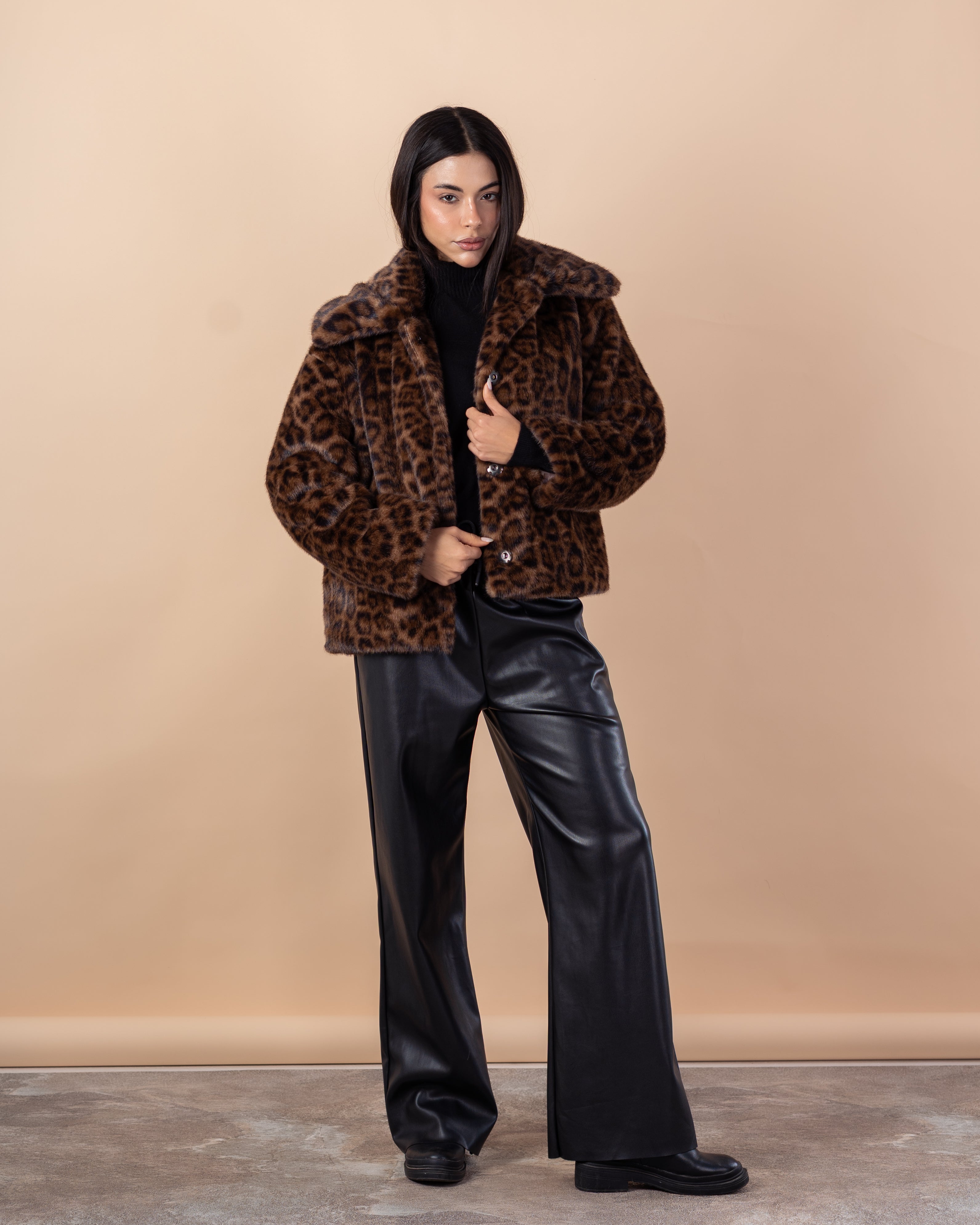 جاكيت من الفرو الناعم - بنقشة جلد النمر