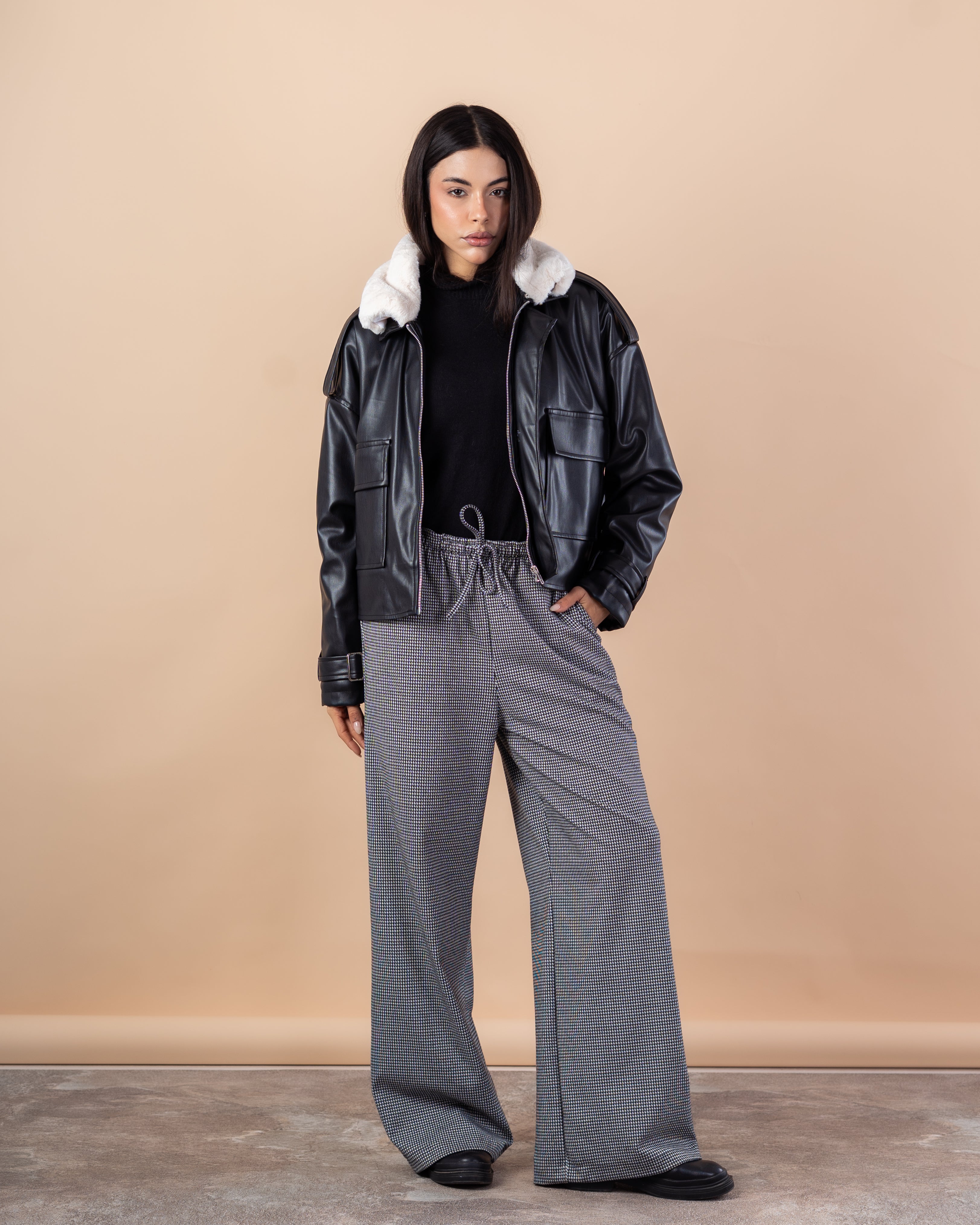 Short Leather Jacket – Collared (Fur)