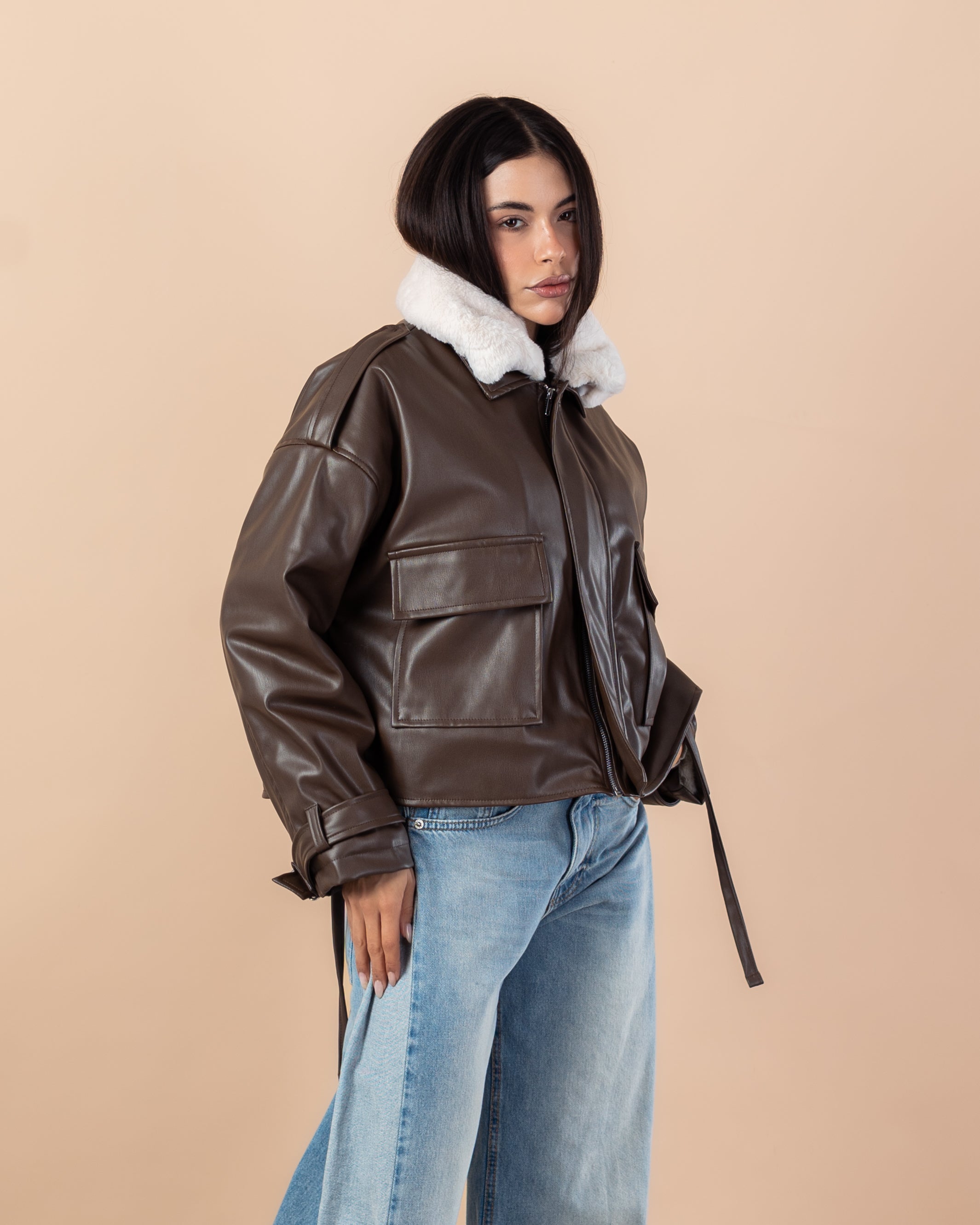 Short Leather Jacket – Collared (Fur)