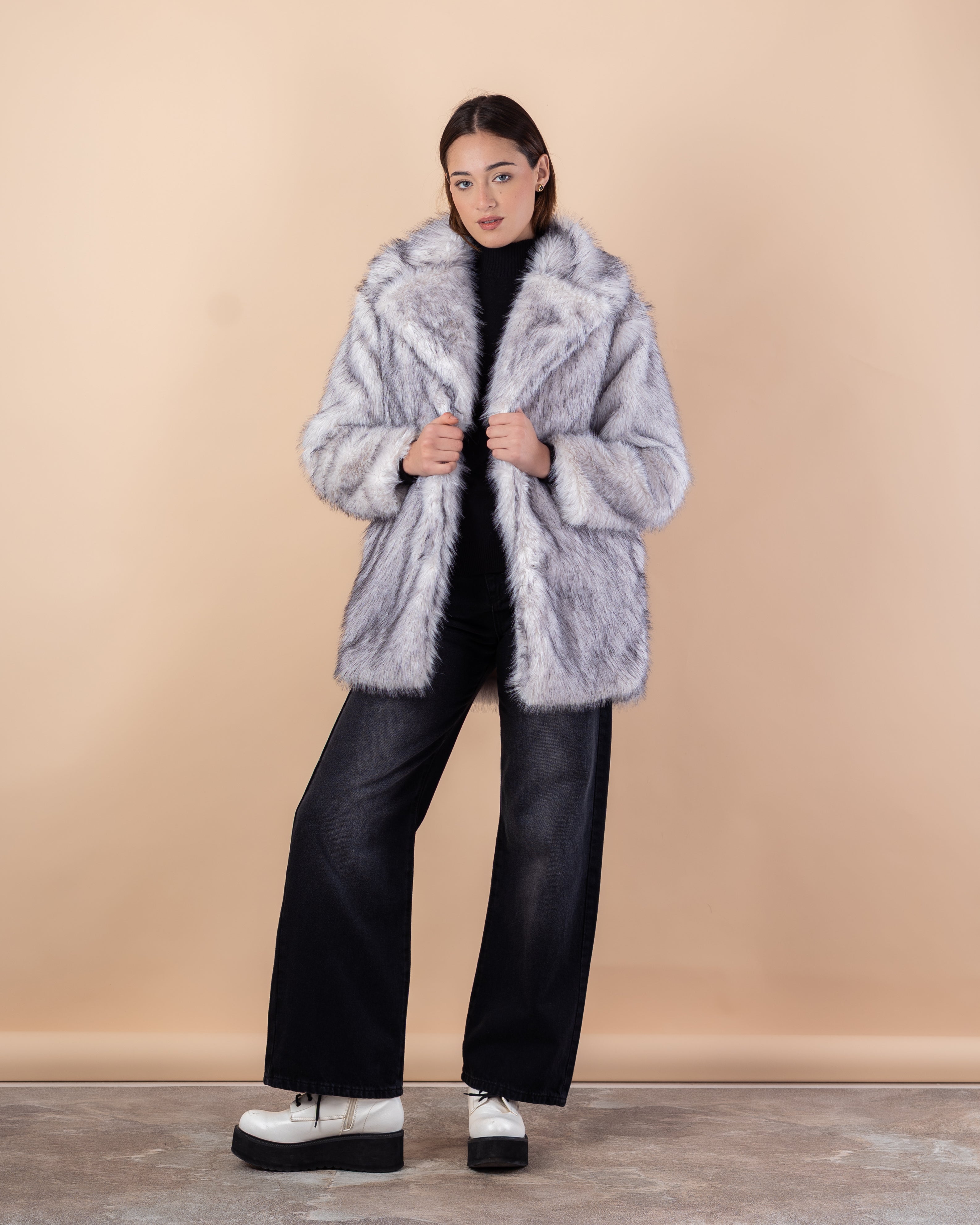 جاكيت فرو طويل – سادة (فرو ناعم)