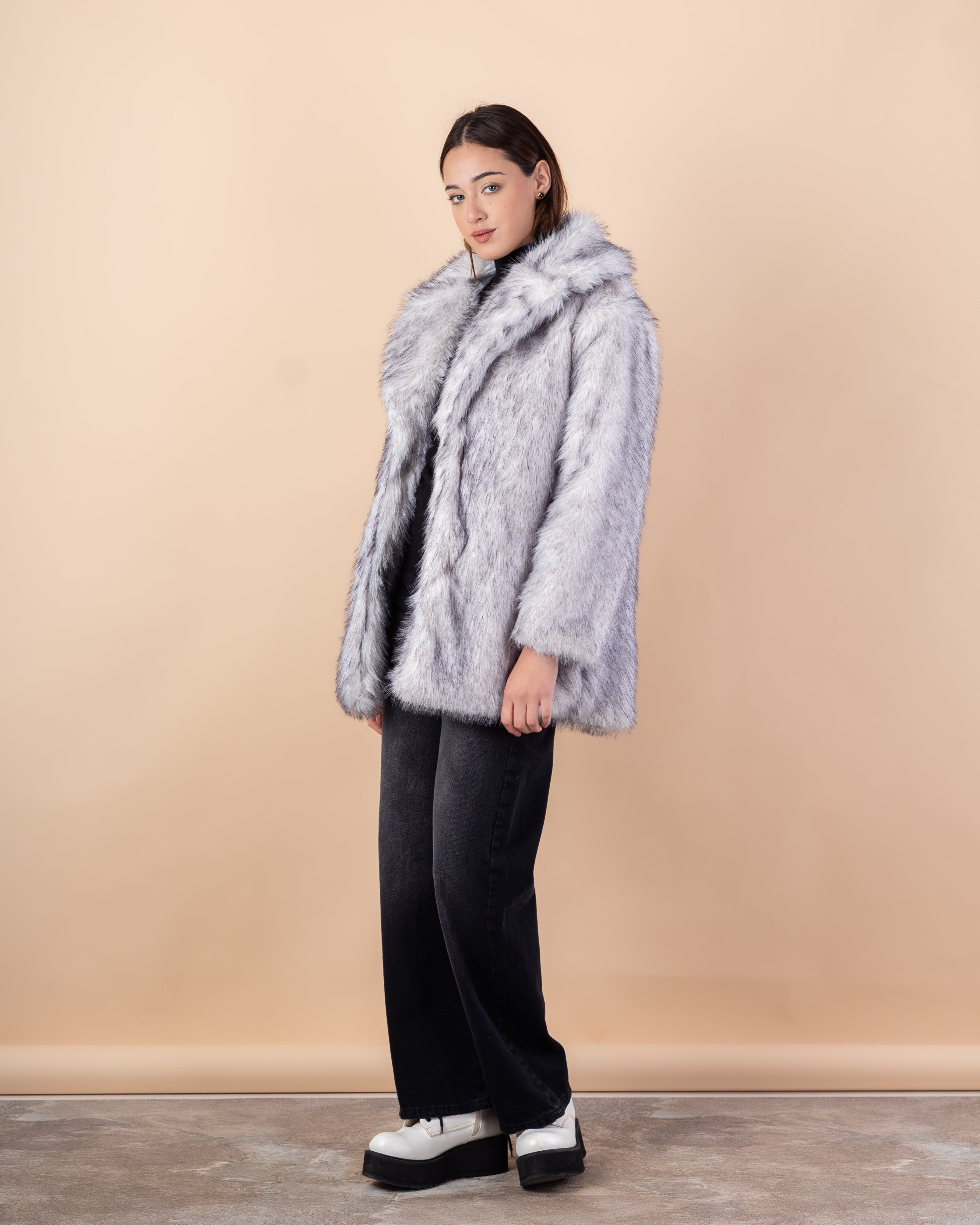 جاكيت فرو طويل – سادة (فرو ناعم)