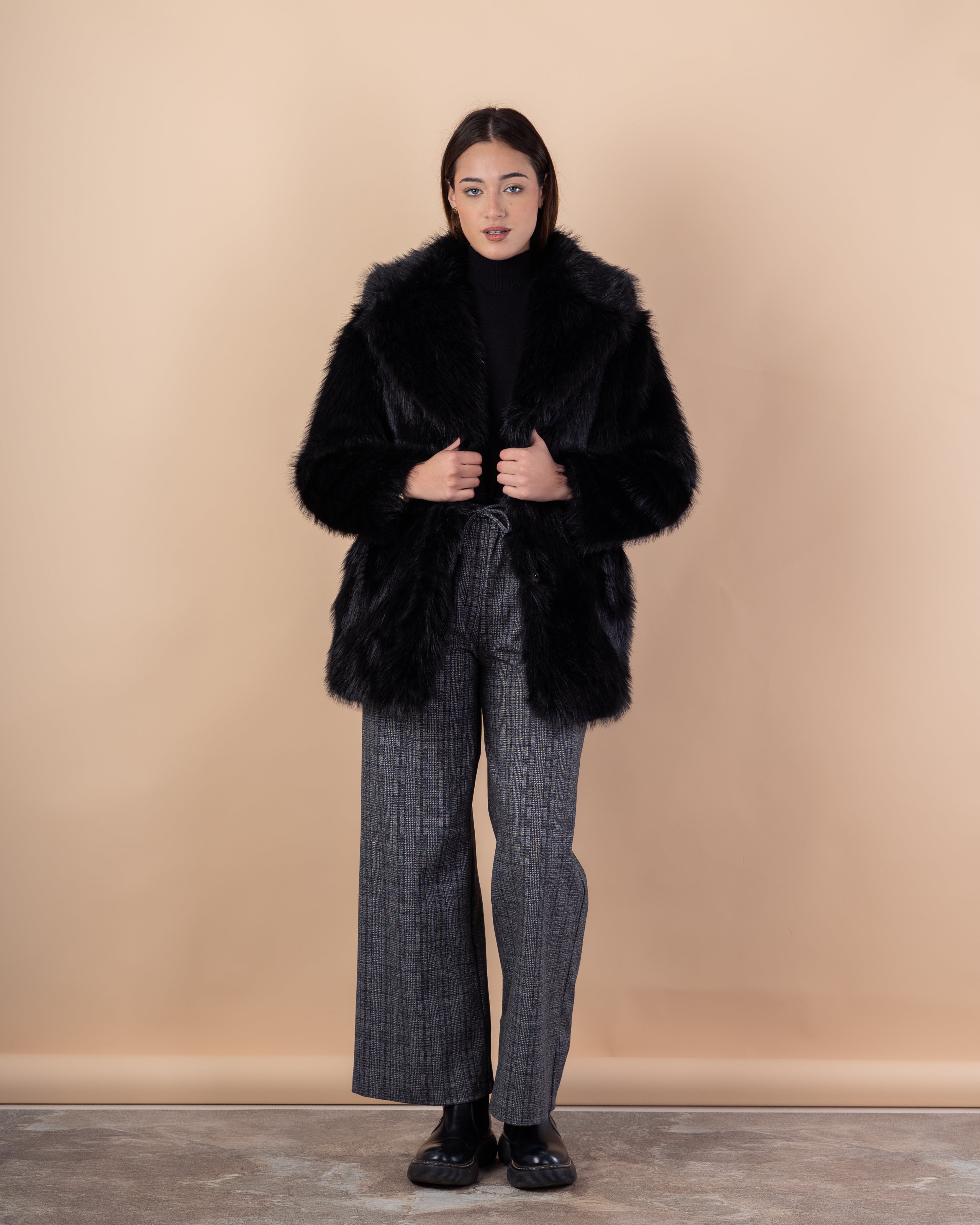 جاكيت فرو طويل – سادة (فرو ناعم)