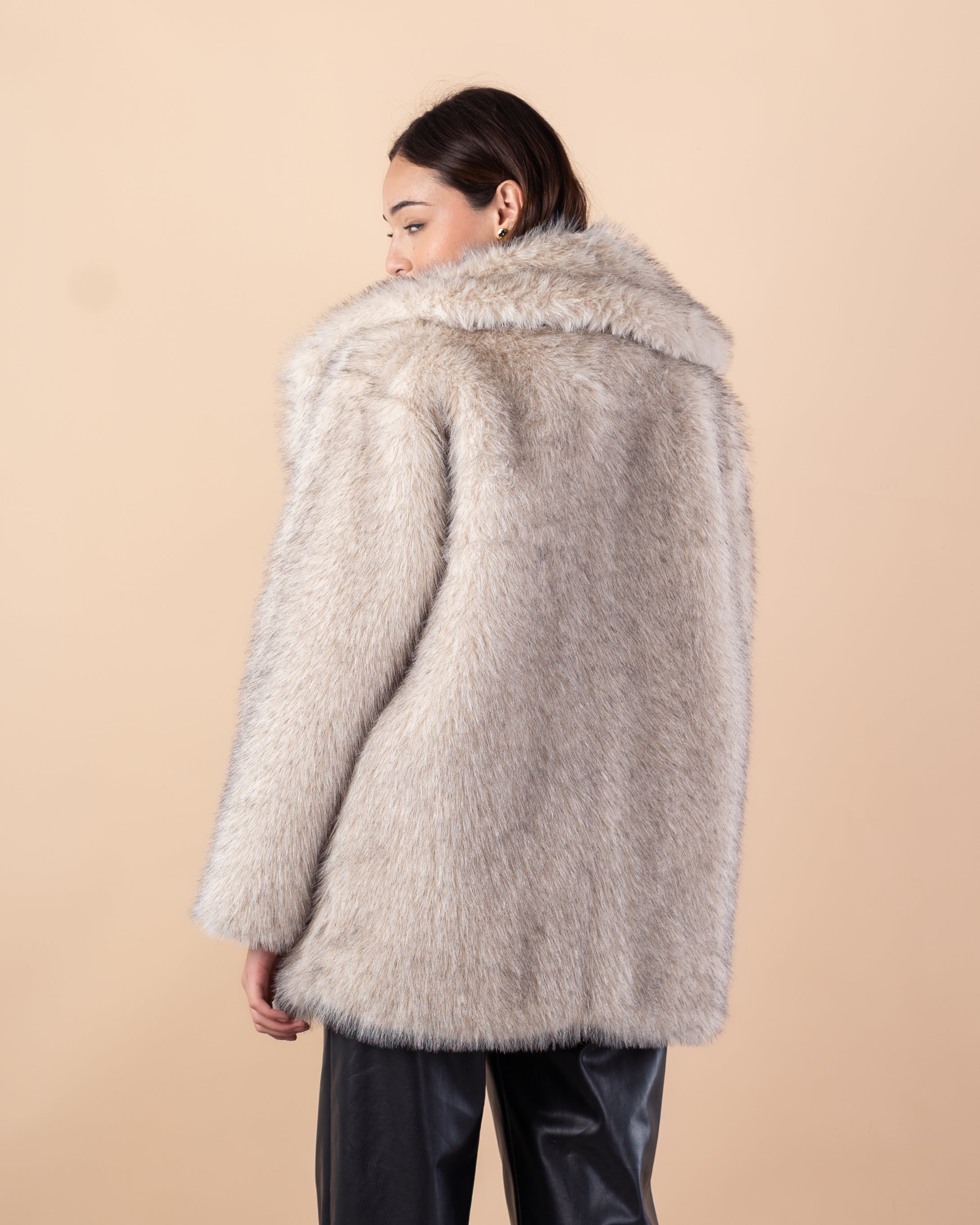 جاكيت فرو طويل – سادة (فرو ناعم)