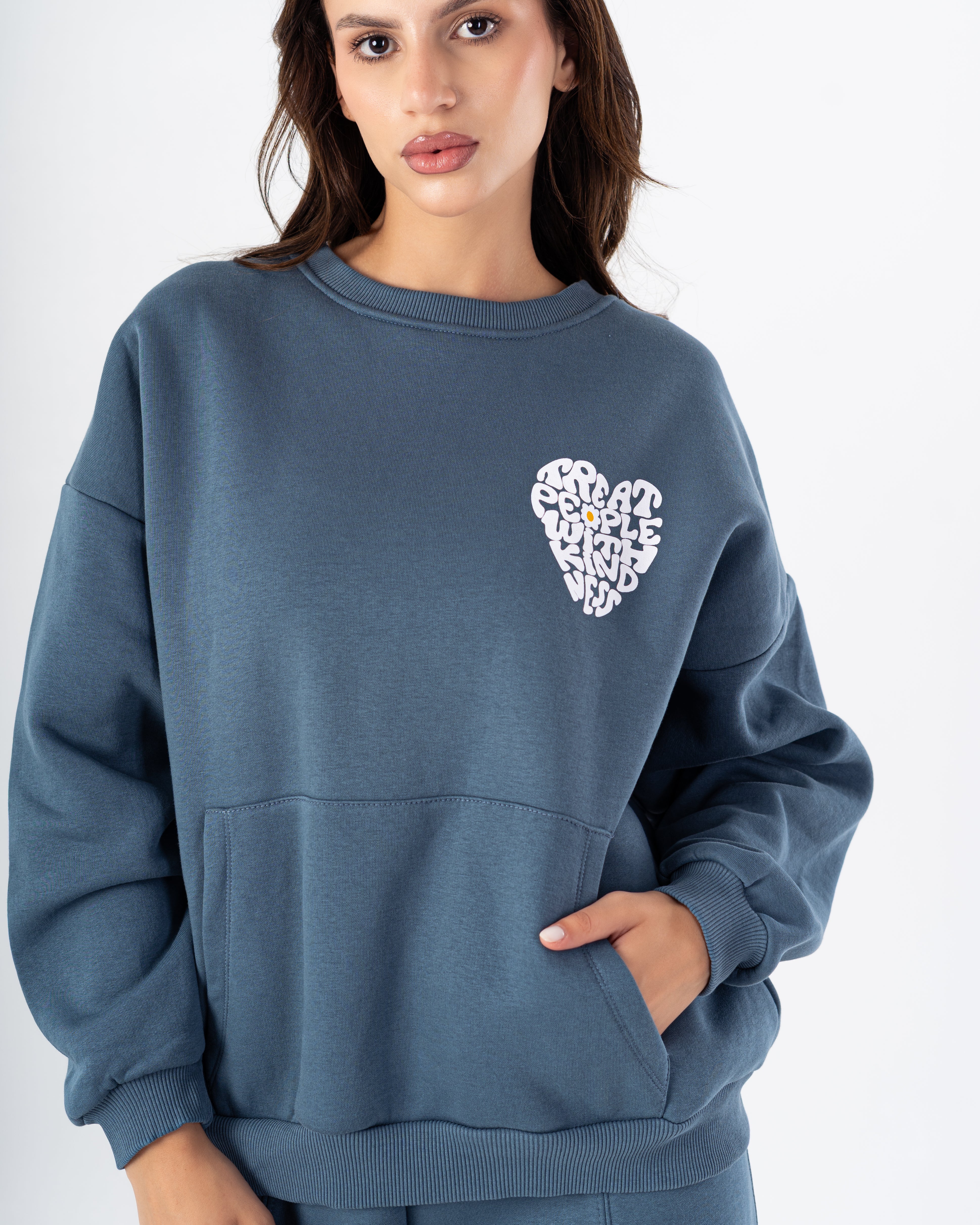 سويت شيرت – طباعة نص على شكل قلب