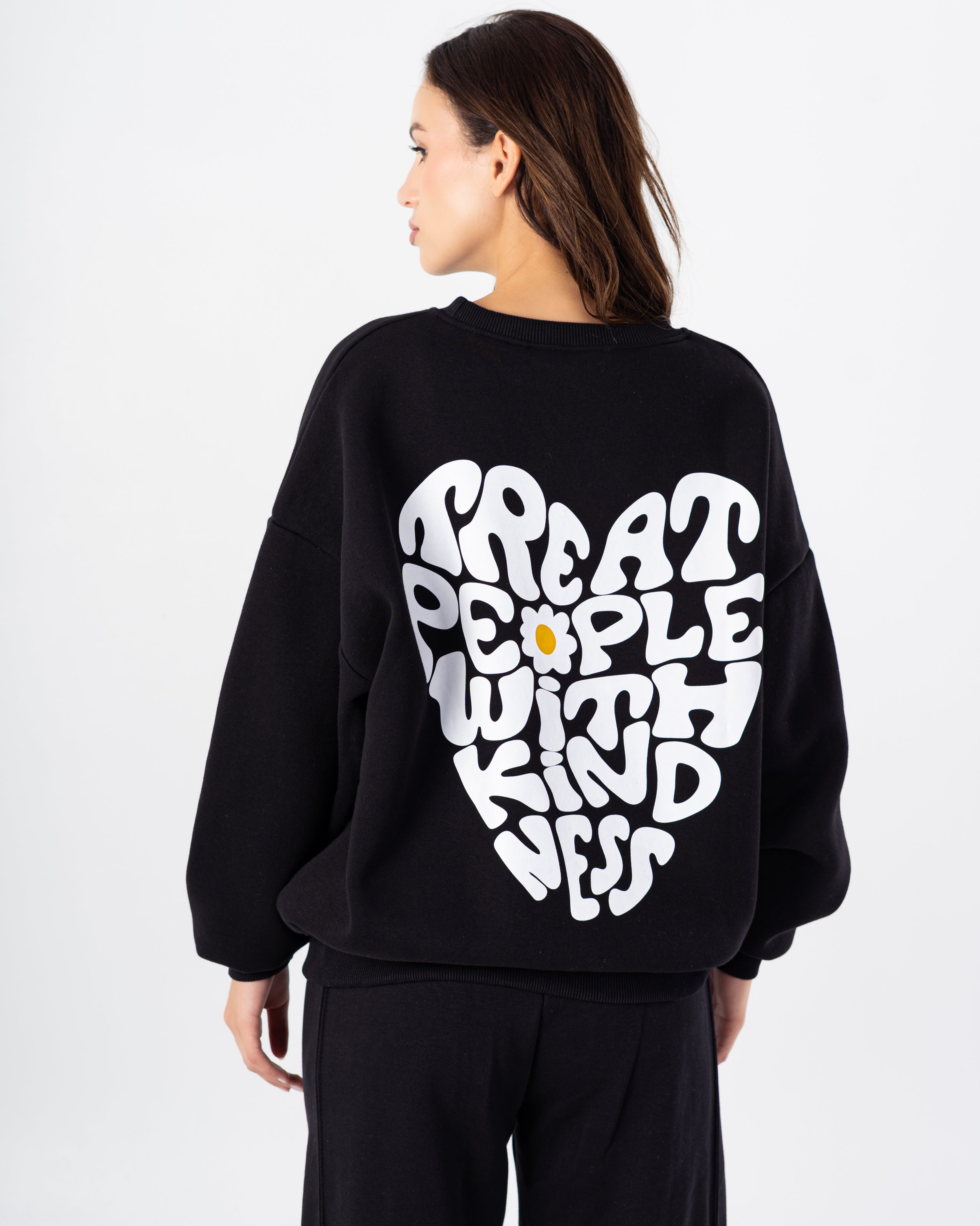 سويت شيرت – طباعة نص على شكل قلب