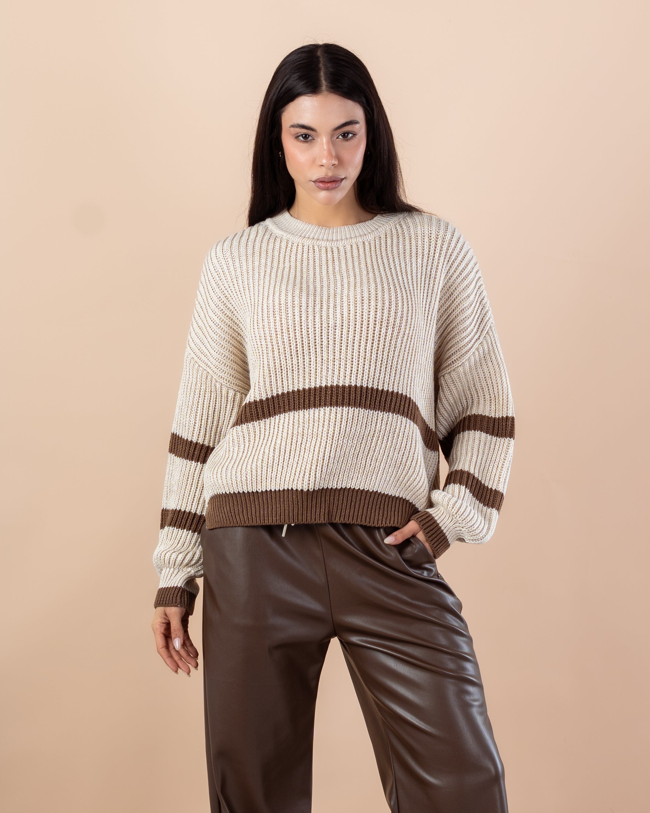 بلوفر محبوك - أكمام مخططة (رقبة دائرية)