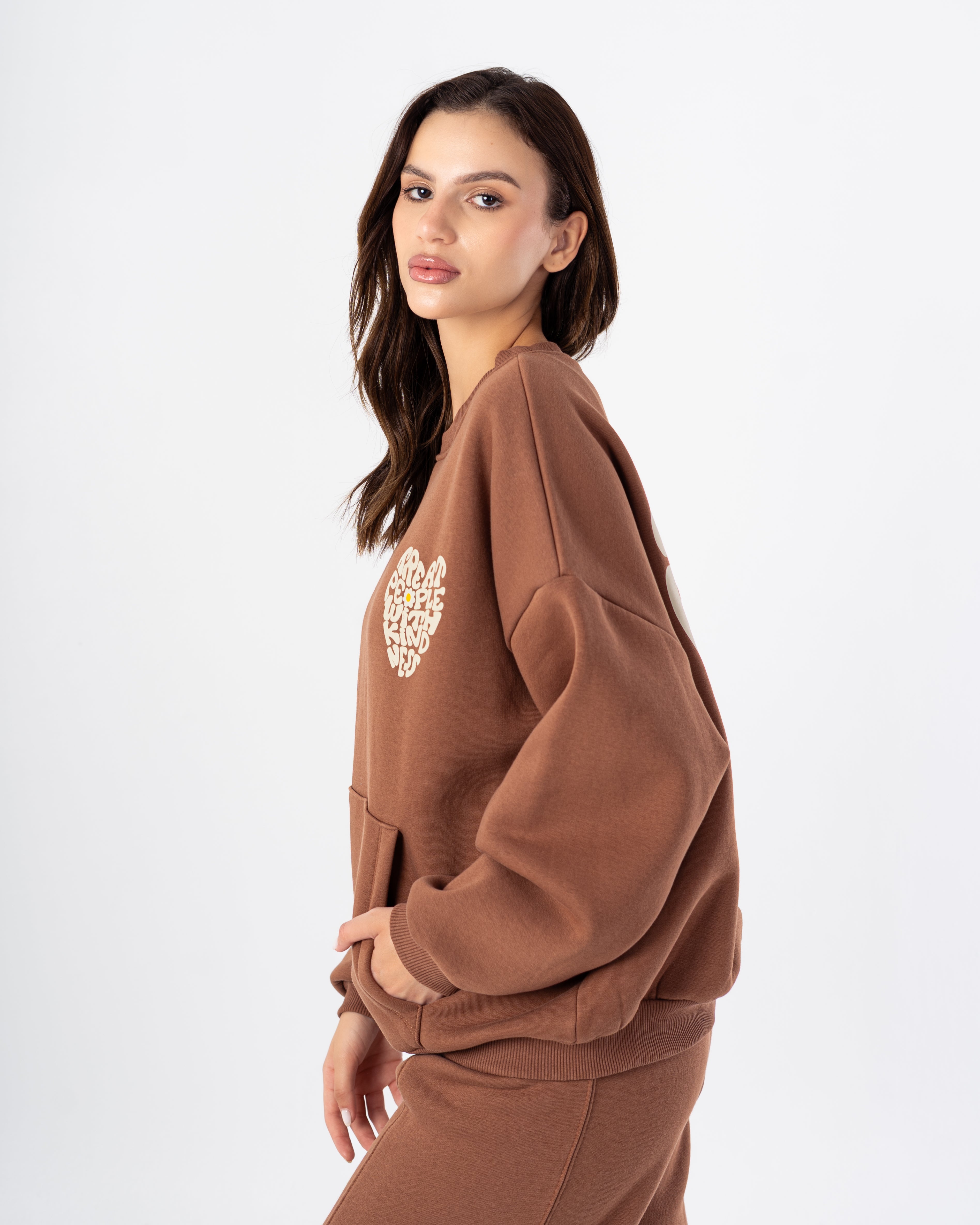 Sweatshirt – Heart-Shaped Text Print