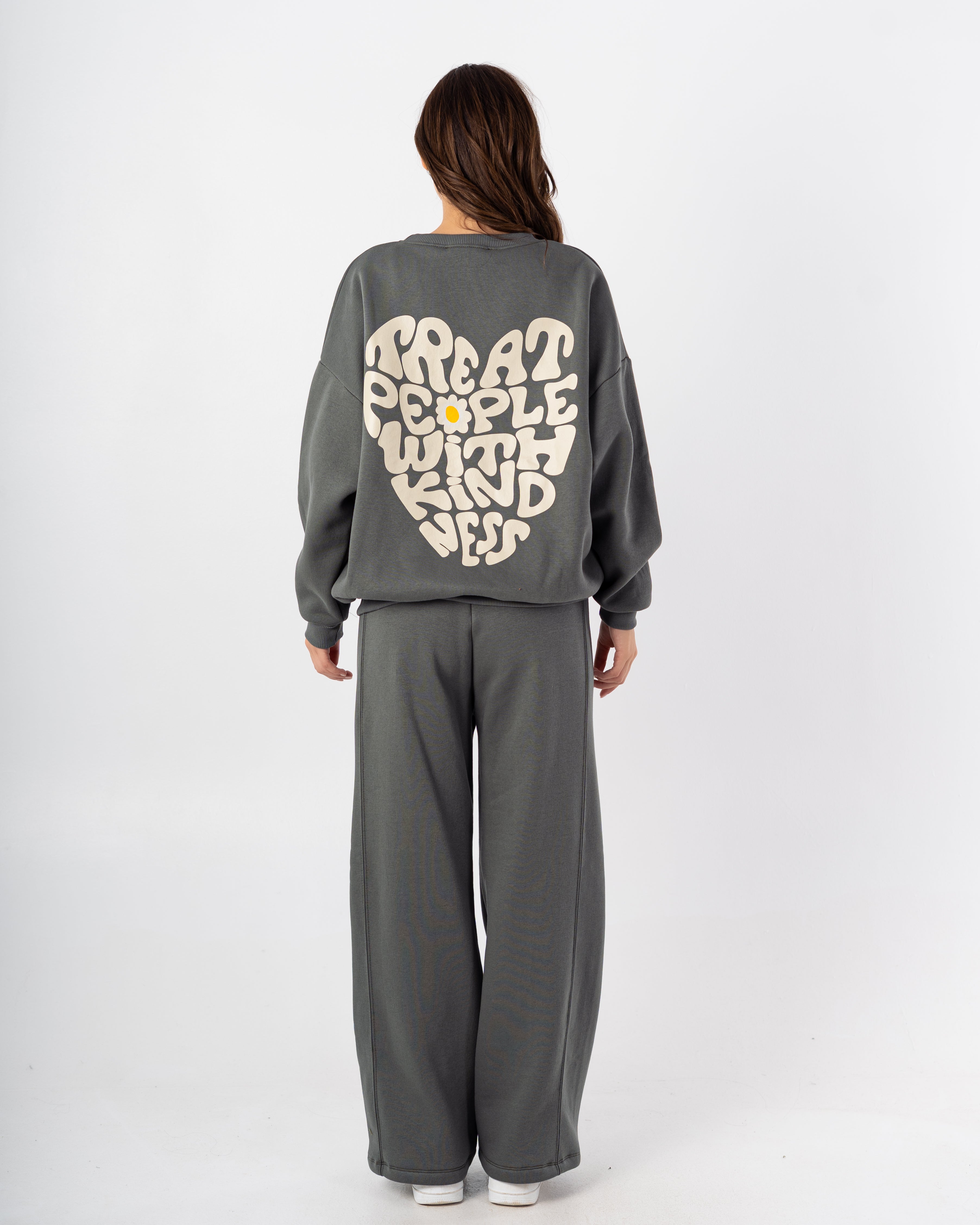 سويت شيرت – طباعة نص على شكل قلب