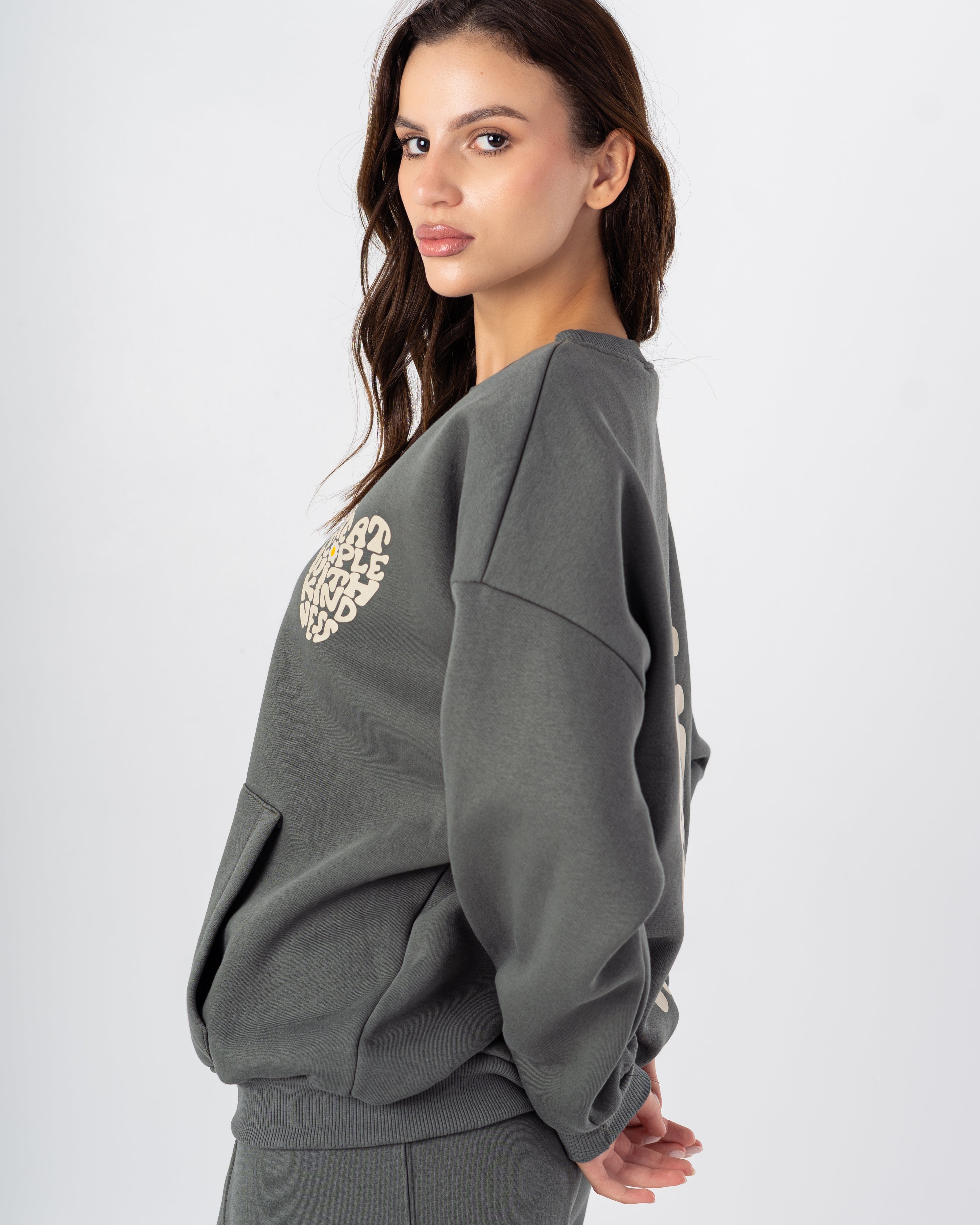 سويت شيرت – طباعة نص على شكل قلب