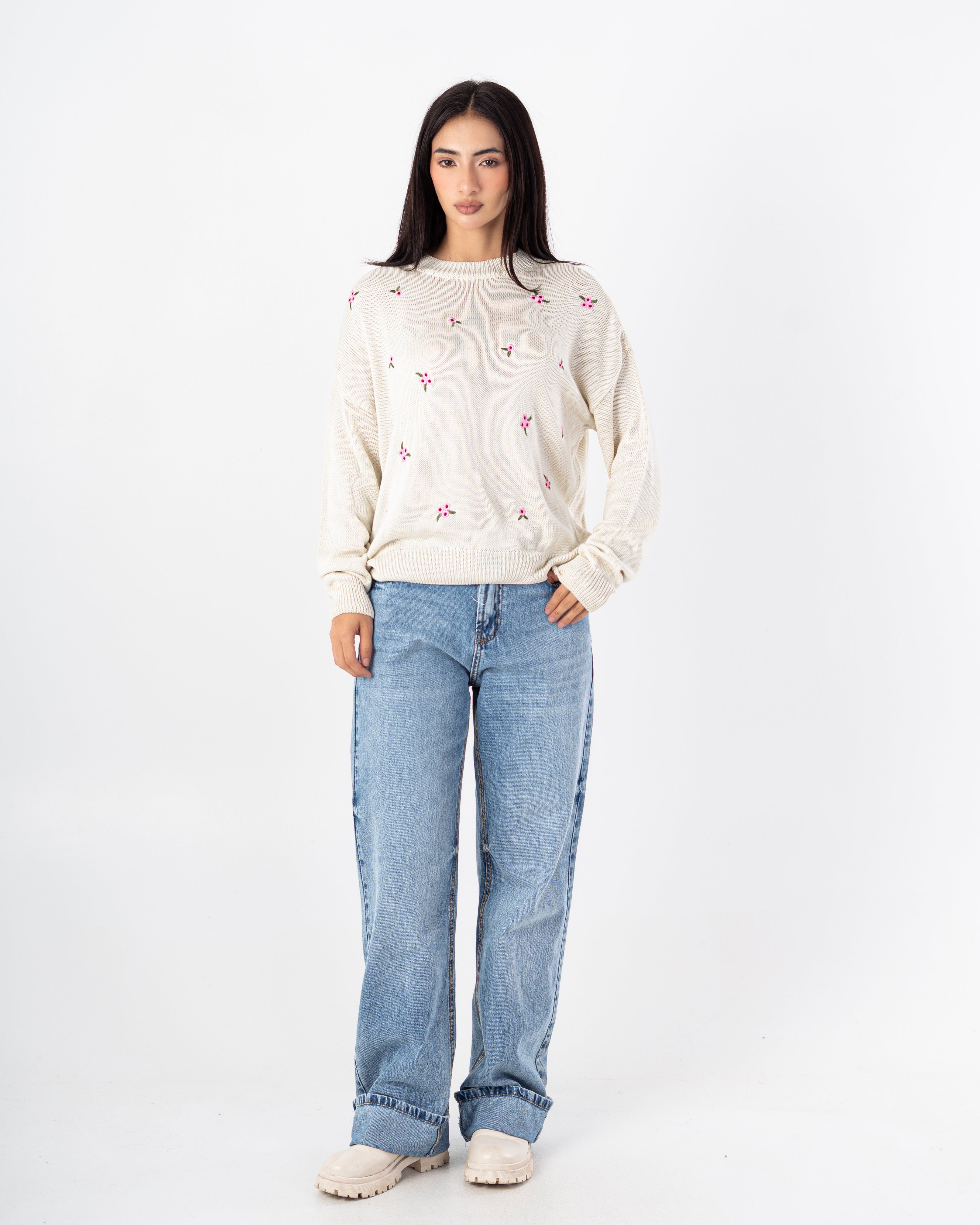 بلوزة محبوكة - تطريز زهور صغير