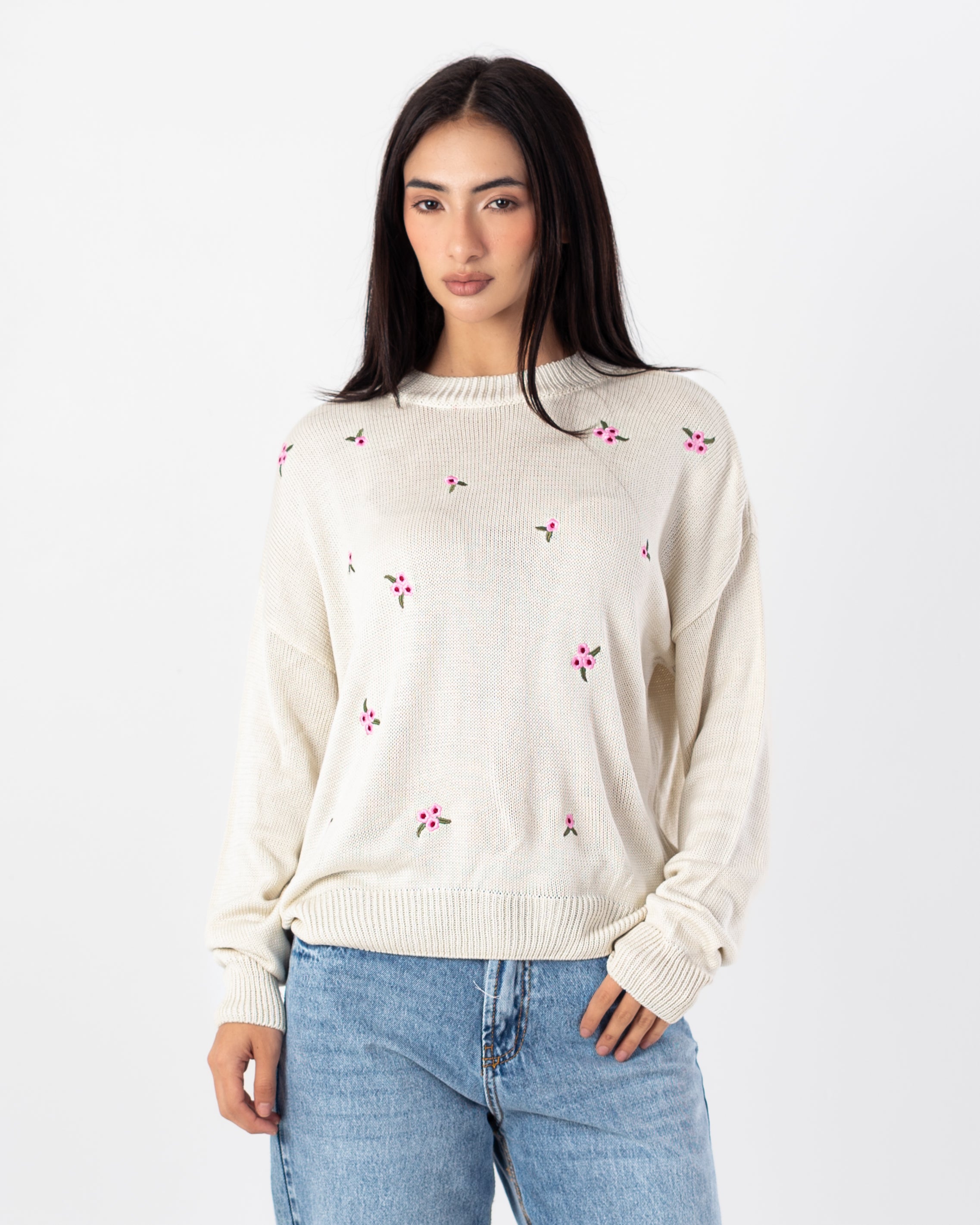 بلوزة محبوكة - تطريز زهور صغير