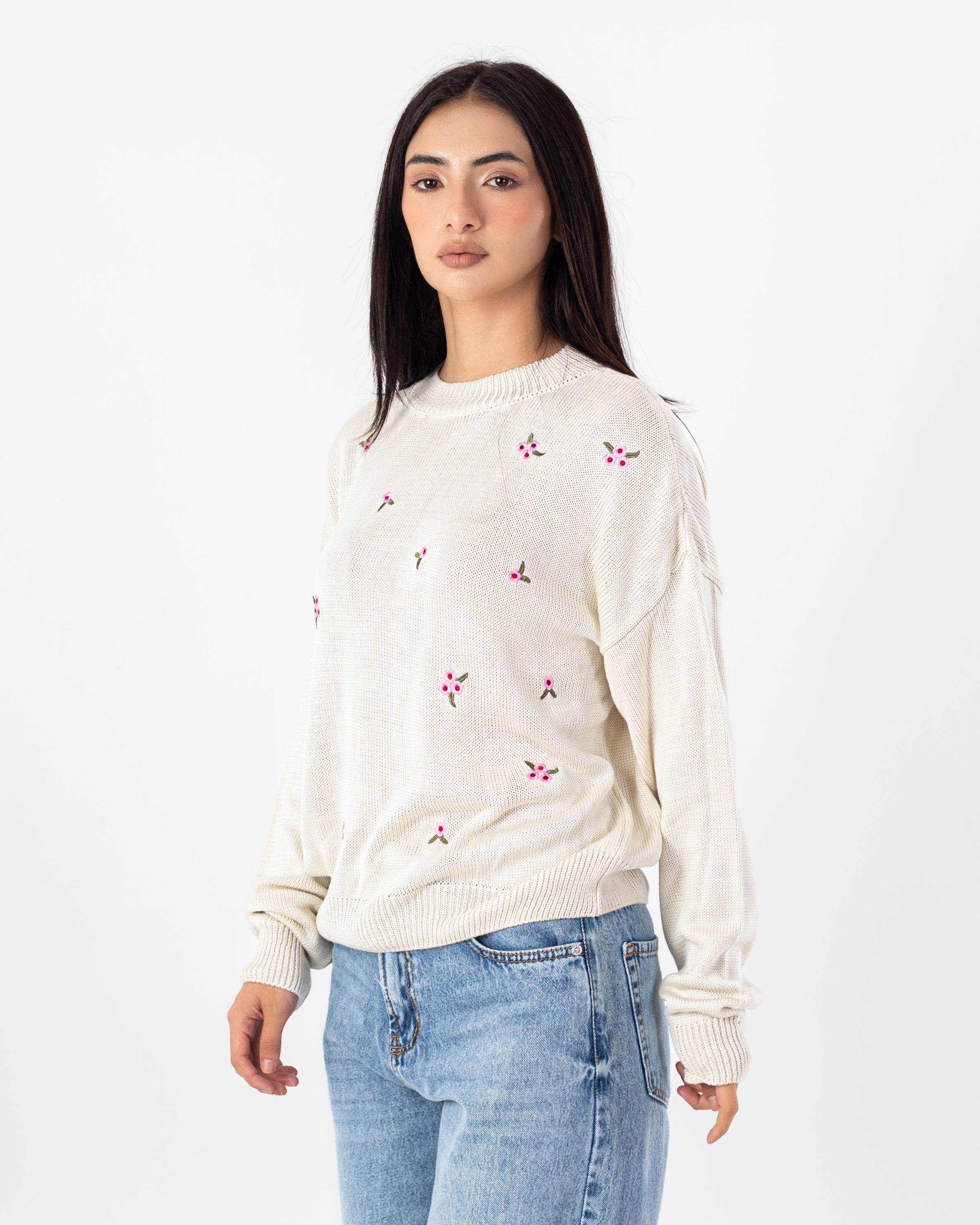 بلوزة محبوكة - تطريز زهور صغير