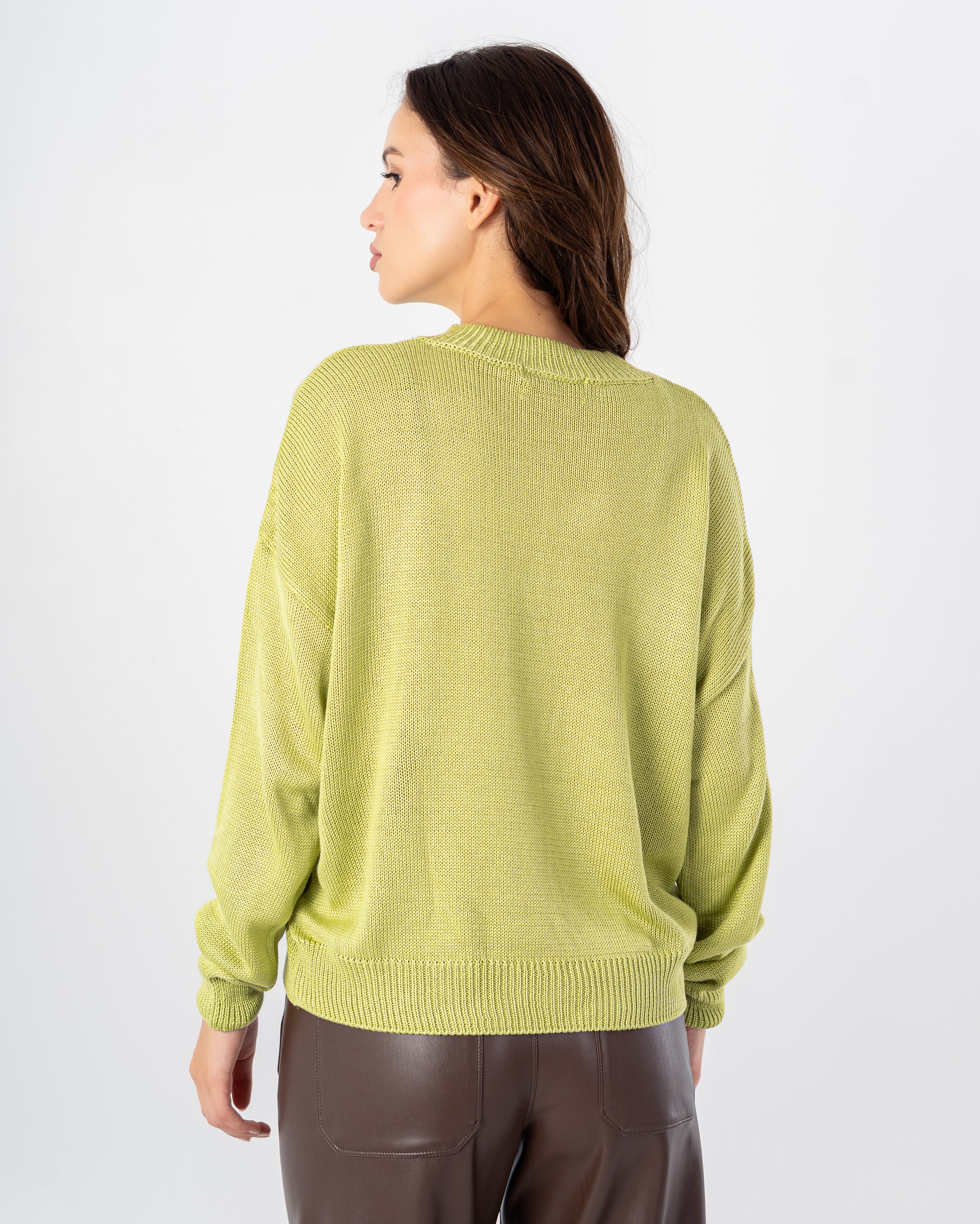 بلوزة محبوكة - تطريز زهور صغير