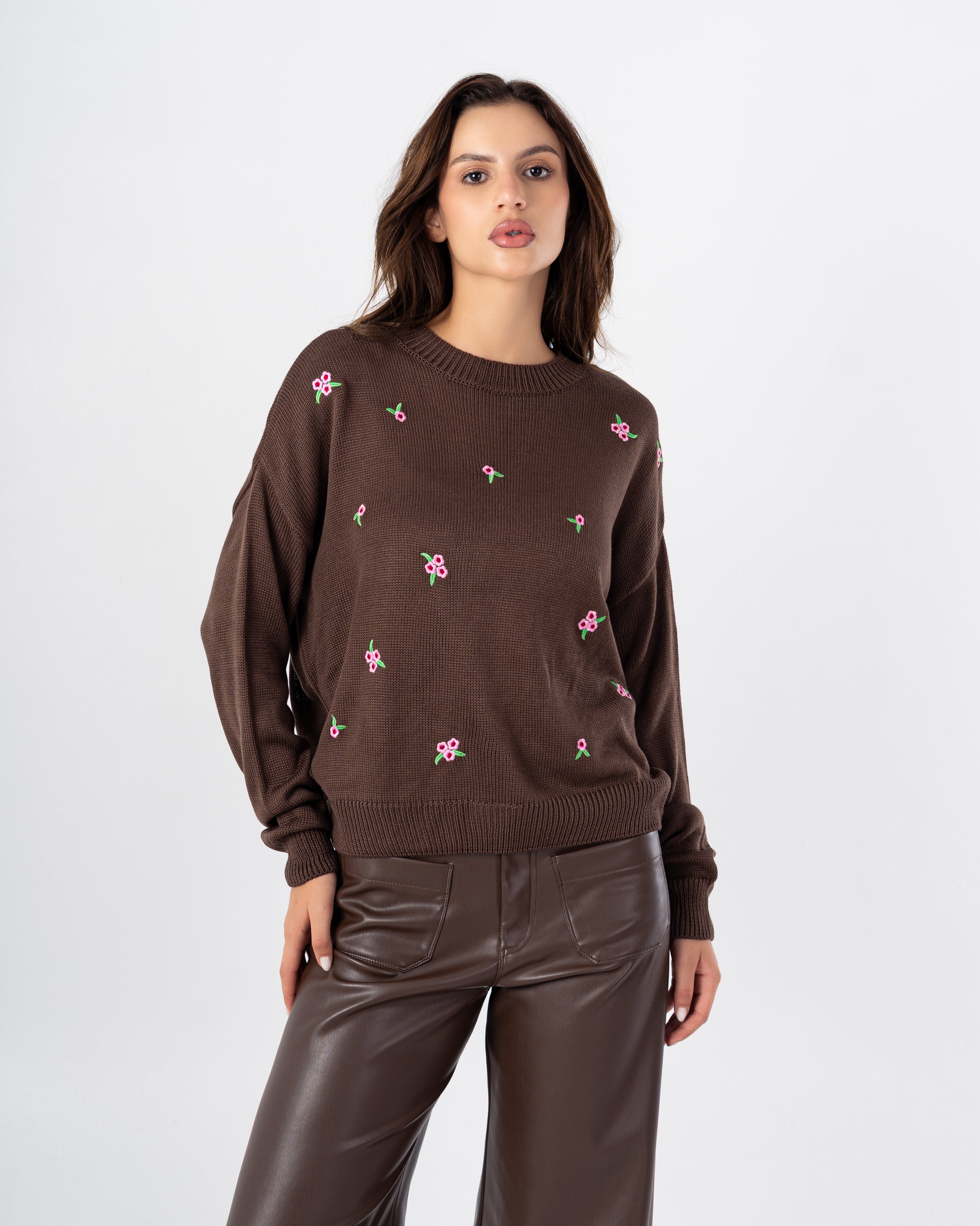 Knitwear Pullover – Small Floral Embroidery