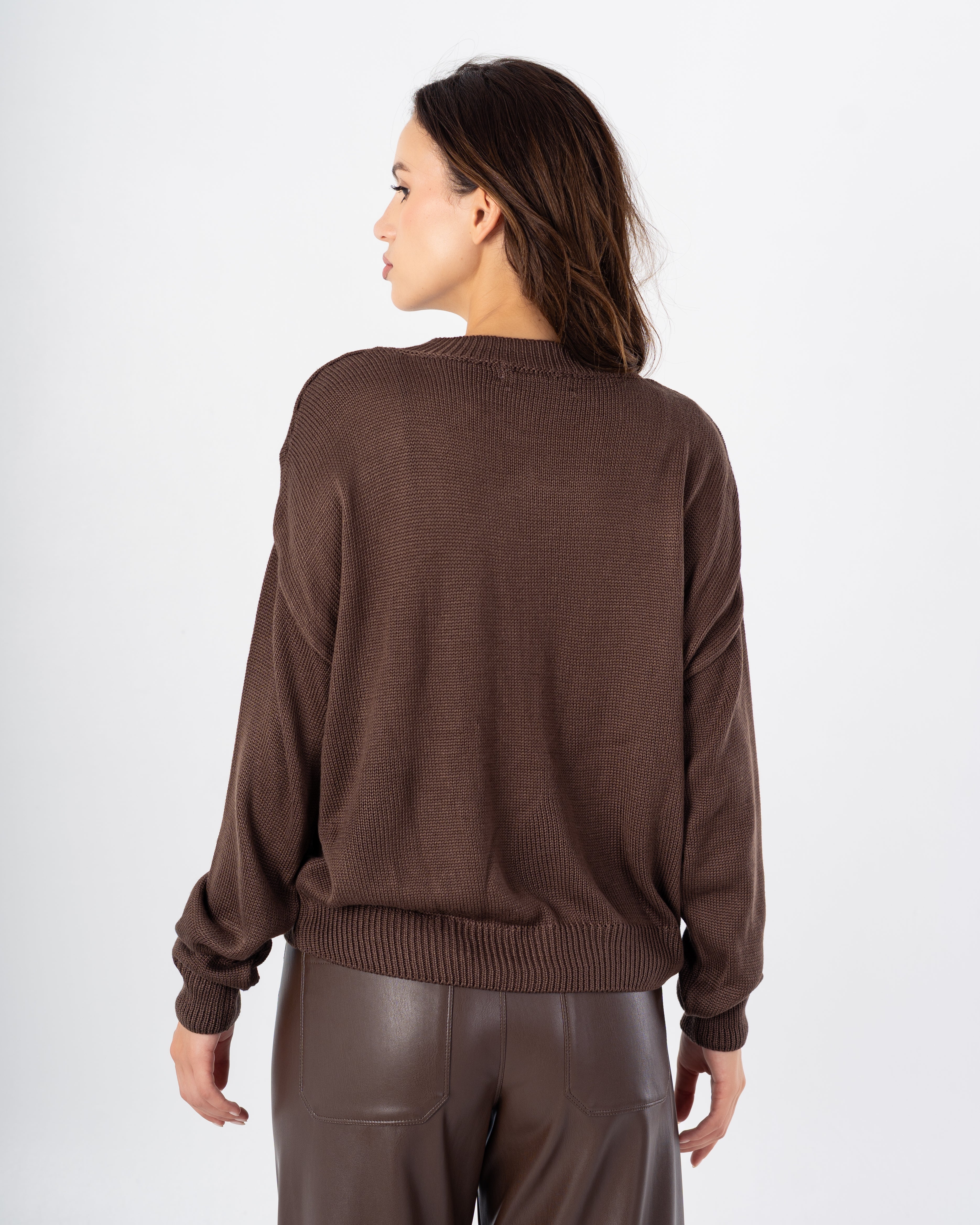 بلوزة محبوكة - تطريز زهور صغير