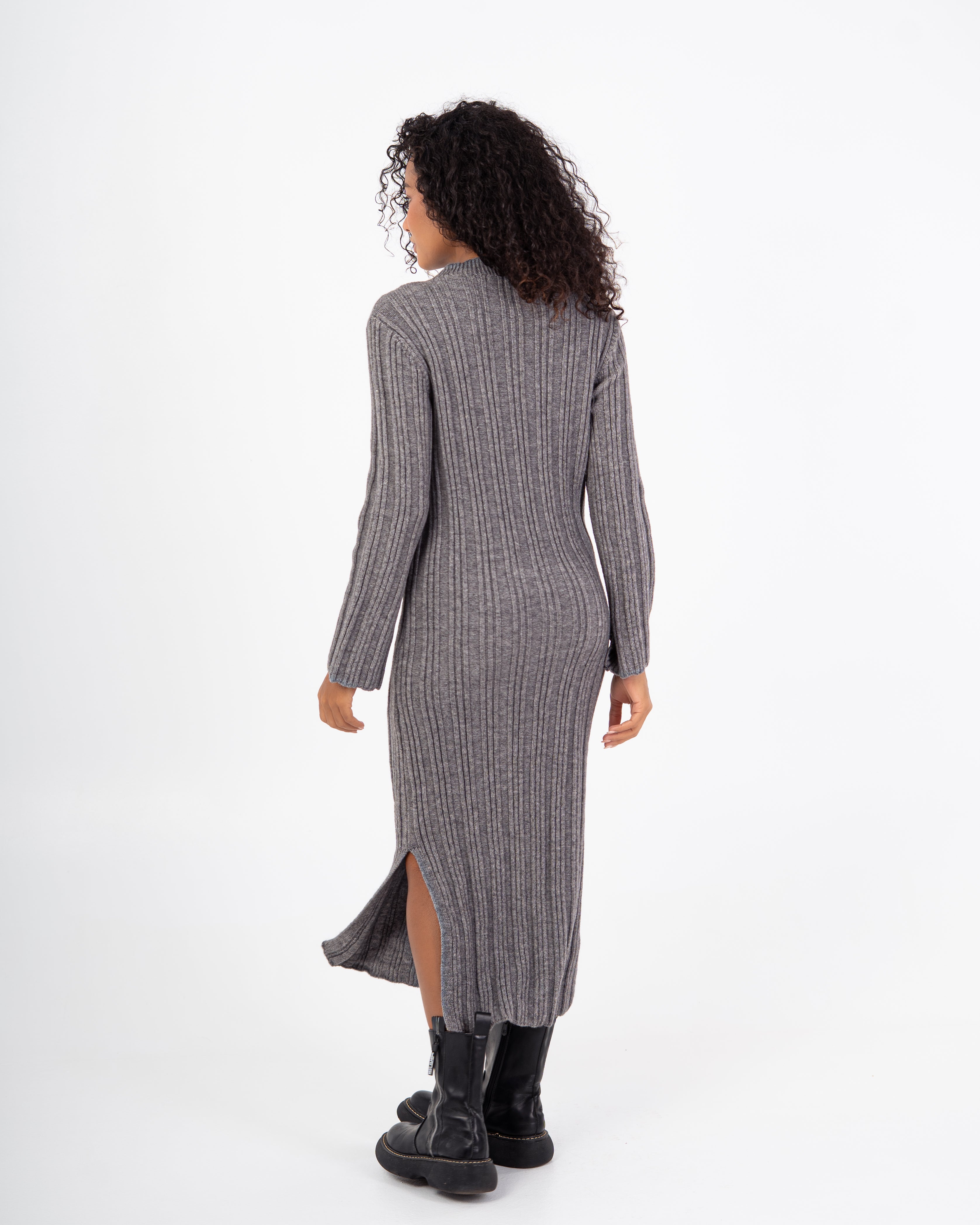 فستان محبوك - بفتحة جانبية (رقبة مضلعة)