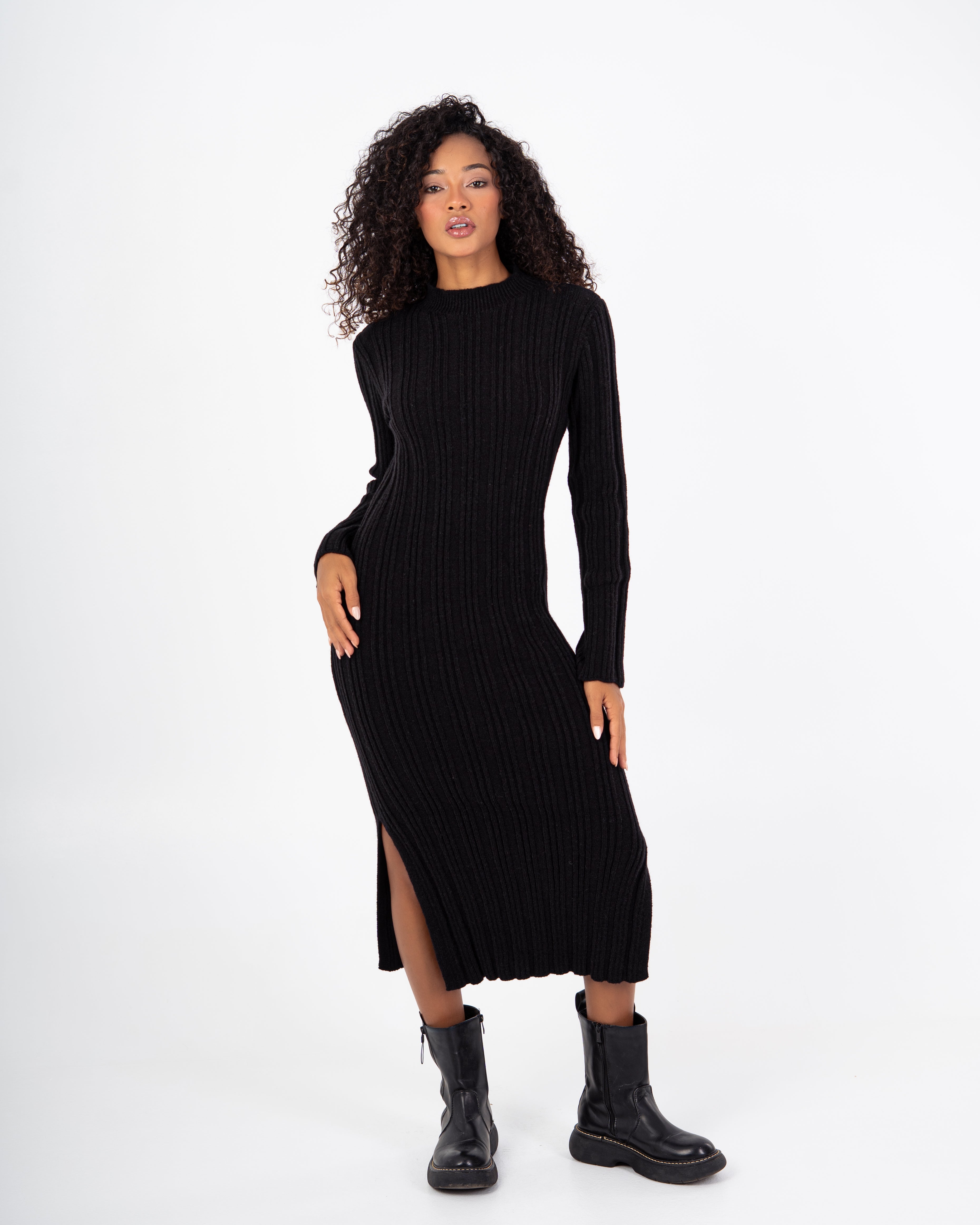 فستان محبوك - بفتحة جانبية (رقبة مضلعة)