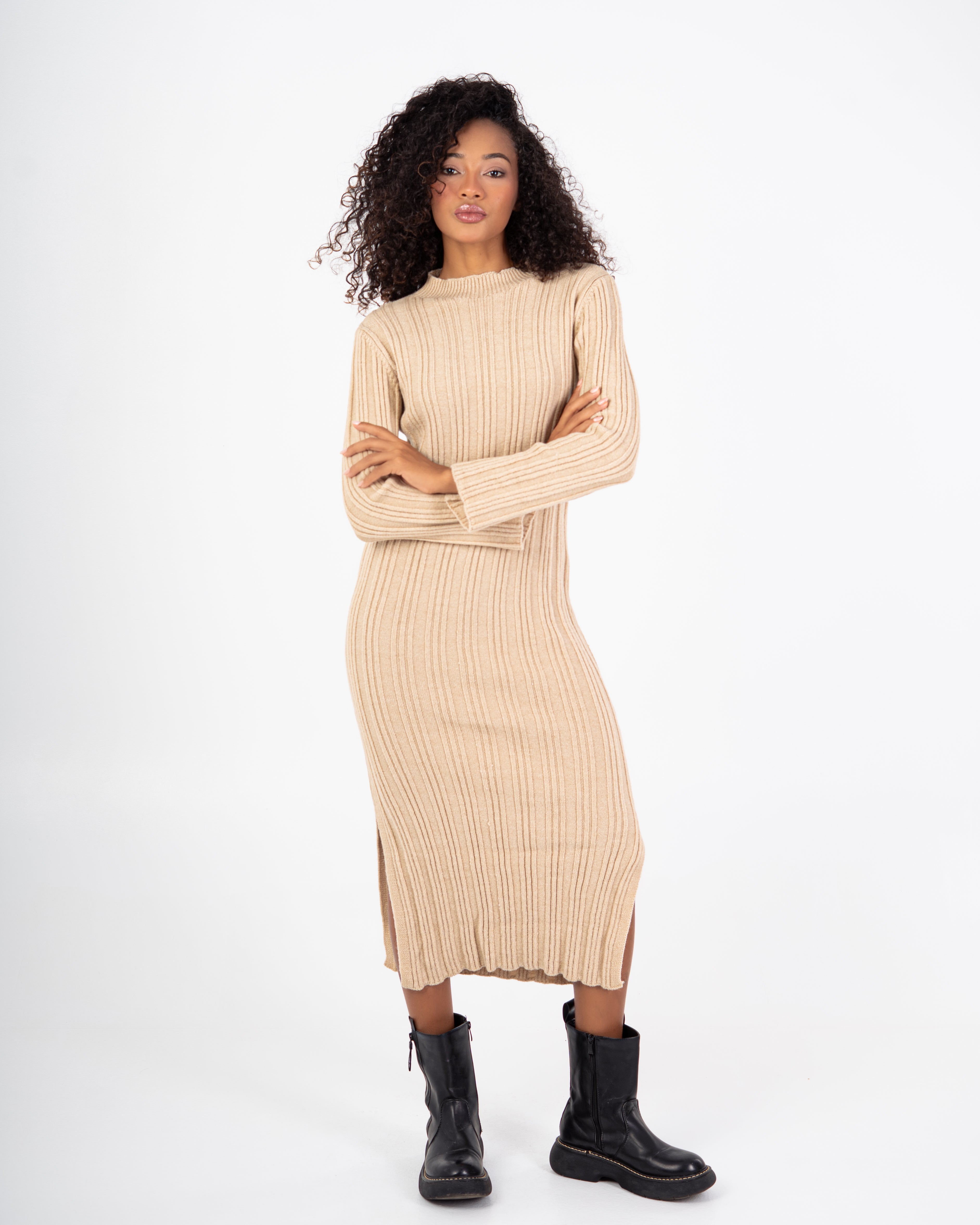 فستان محبوك - بفتحة جانبية (رقبة مضلعة)