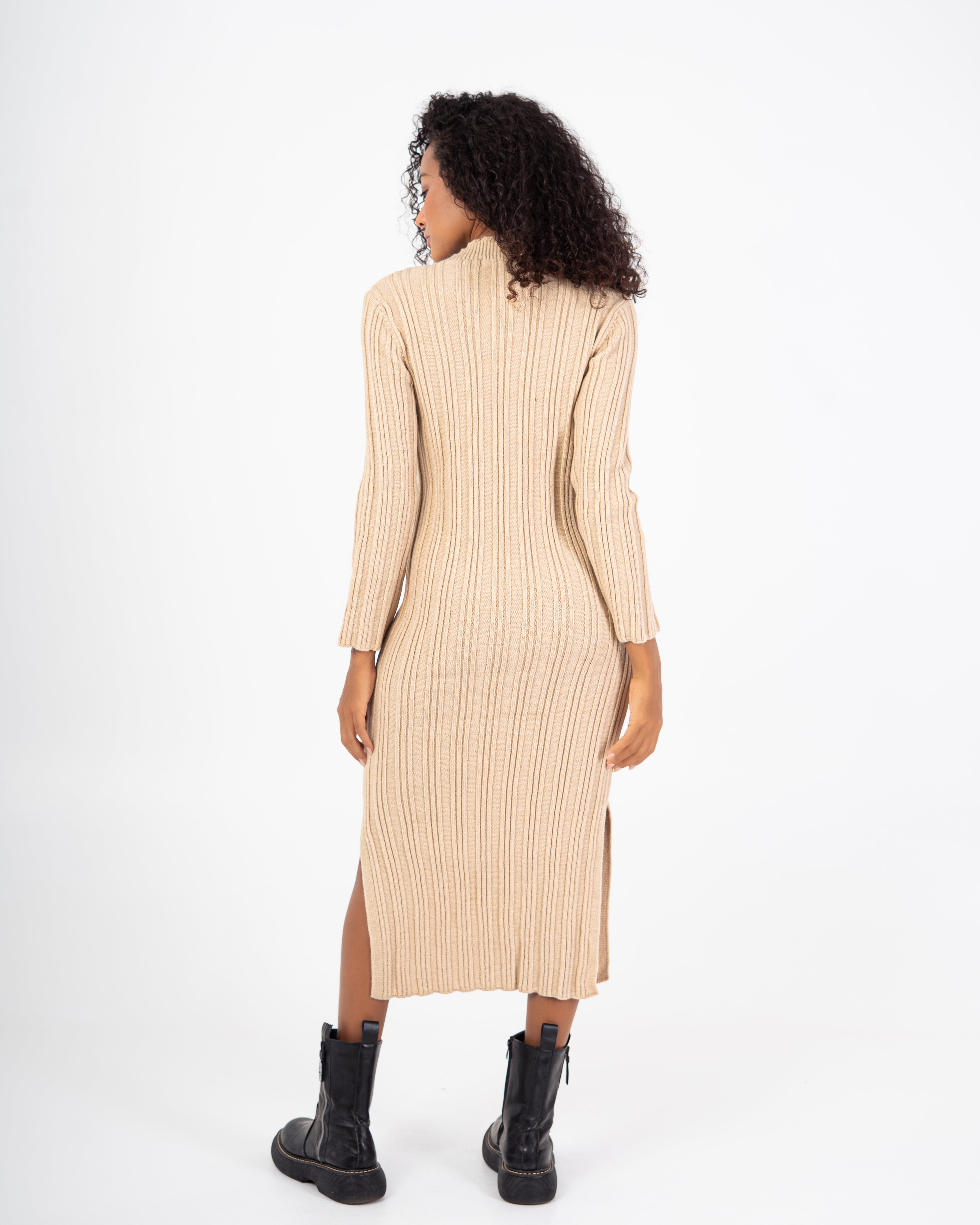 فستان محبوك - بفتحة جانبية (رقبة مضلعة)