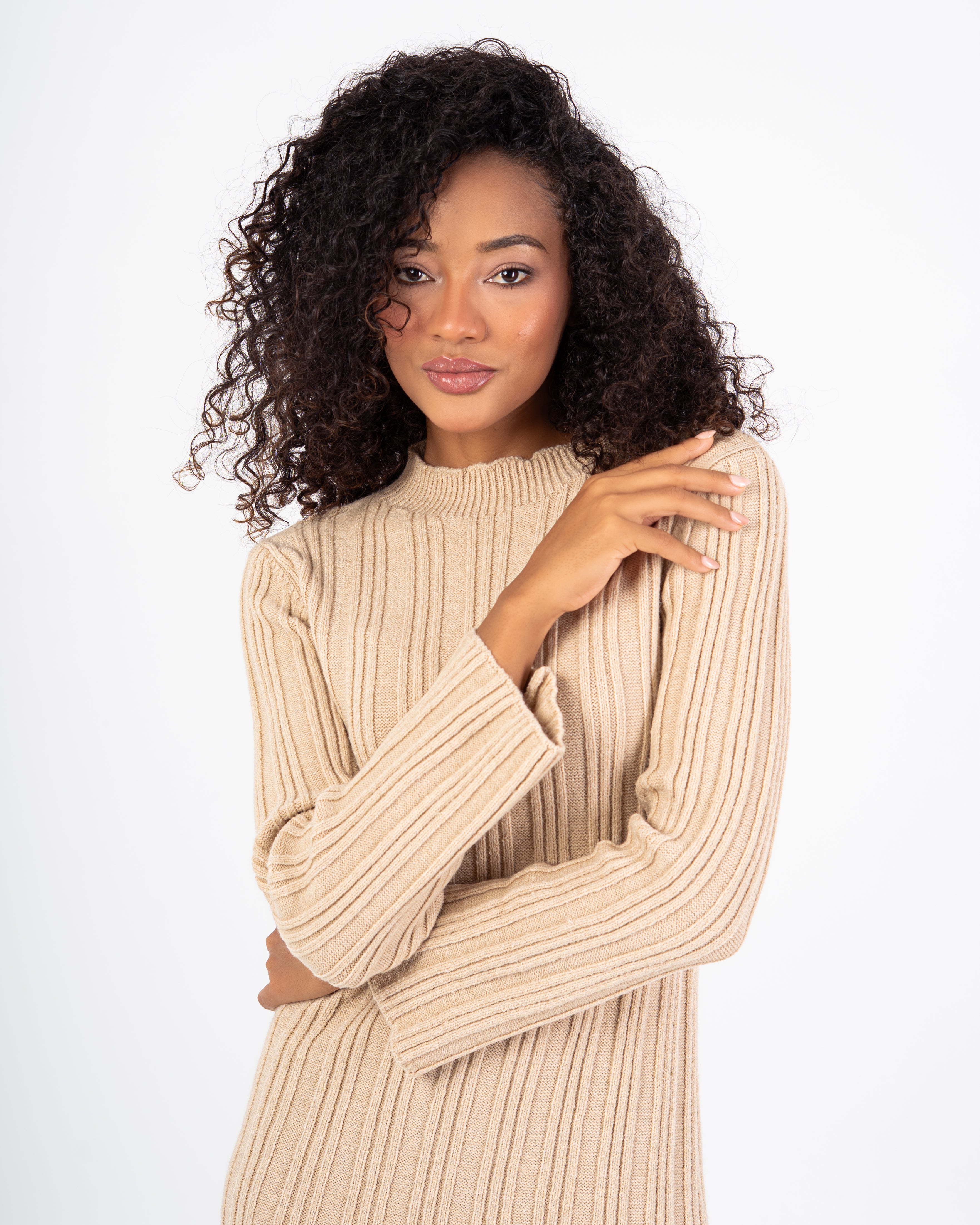 فستان محبوك - بفتحة جانبية (رقبة مضلعة)