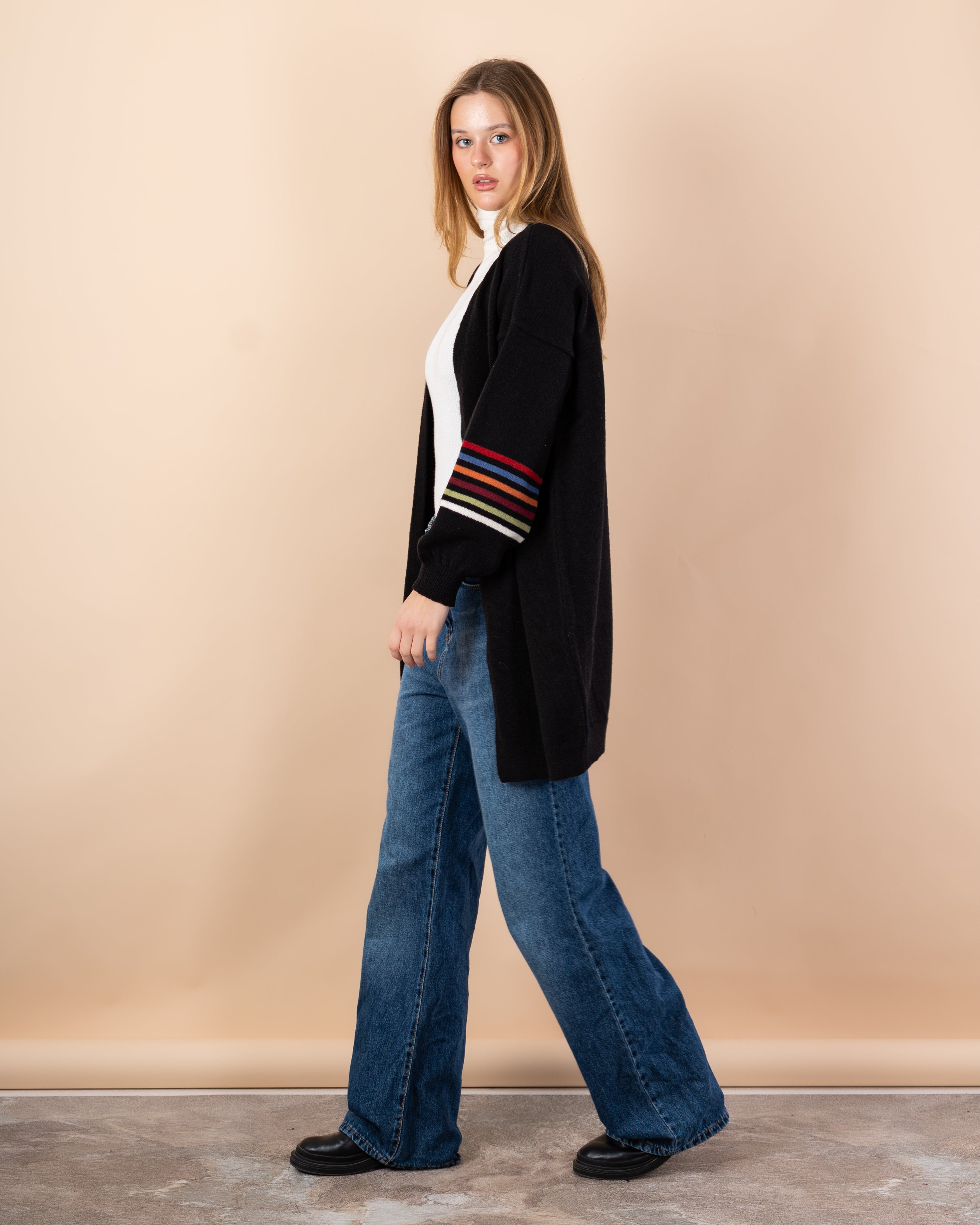 Knitted cardigan in - colors on the sleeves