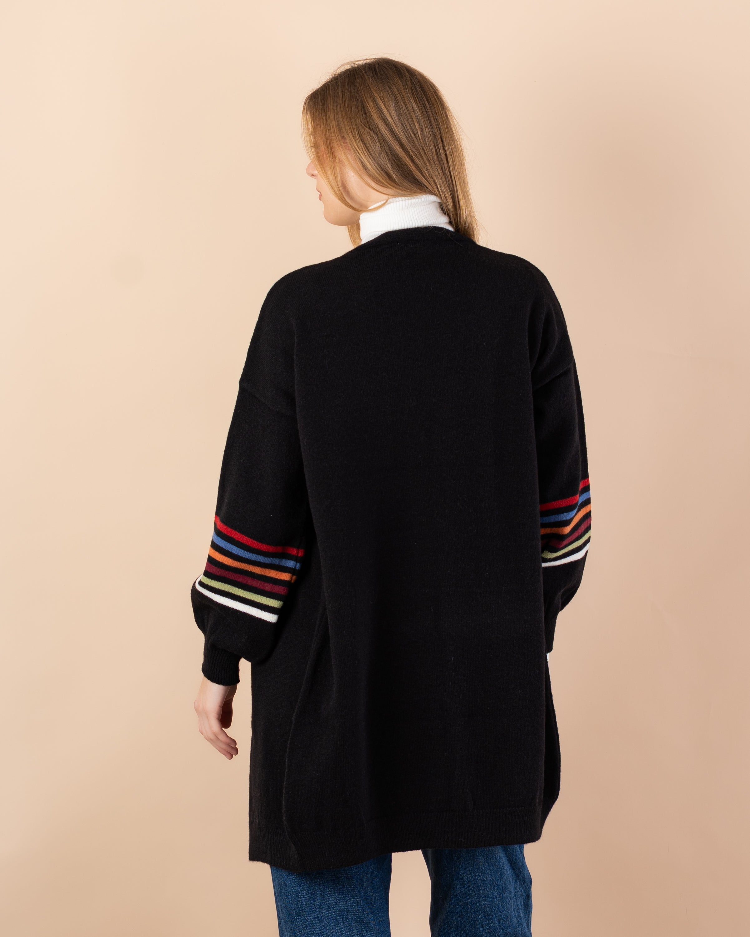 Knitted cardigan in - colors on the sleeves