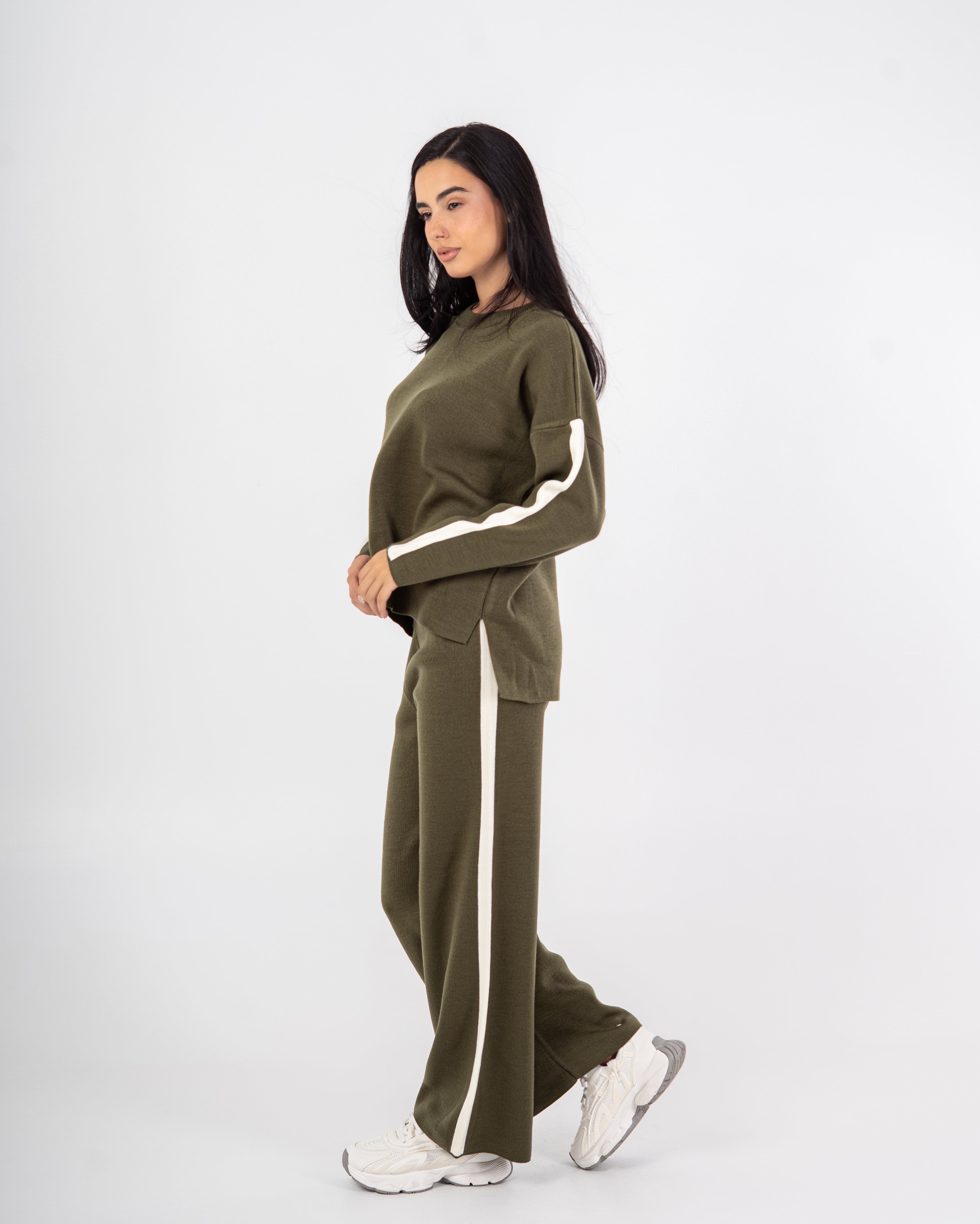 Knitwear Suit – Stripe On Sleeves