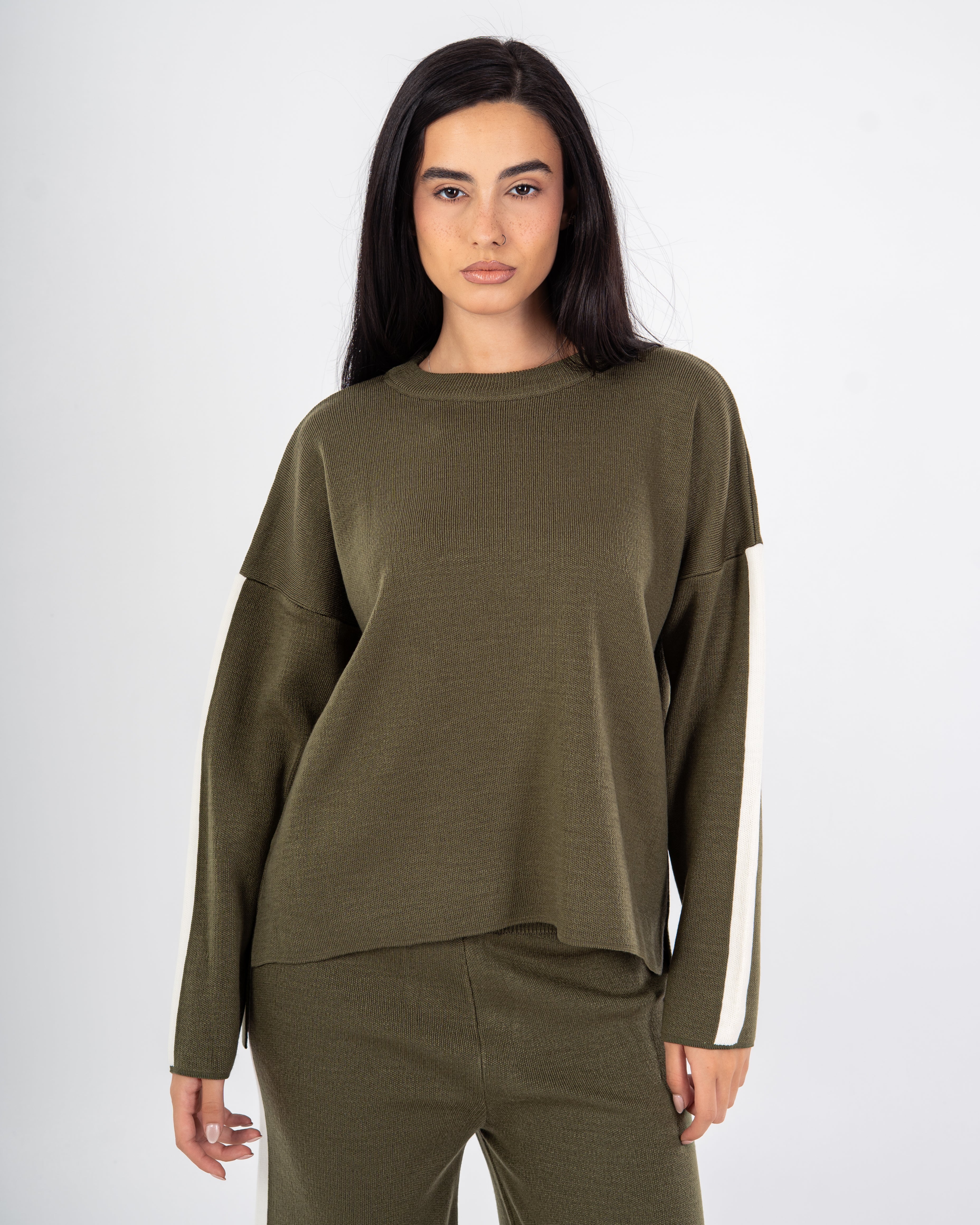 Knitwear Suit – Stripe On Sleeves