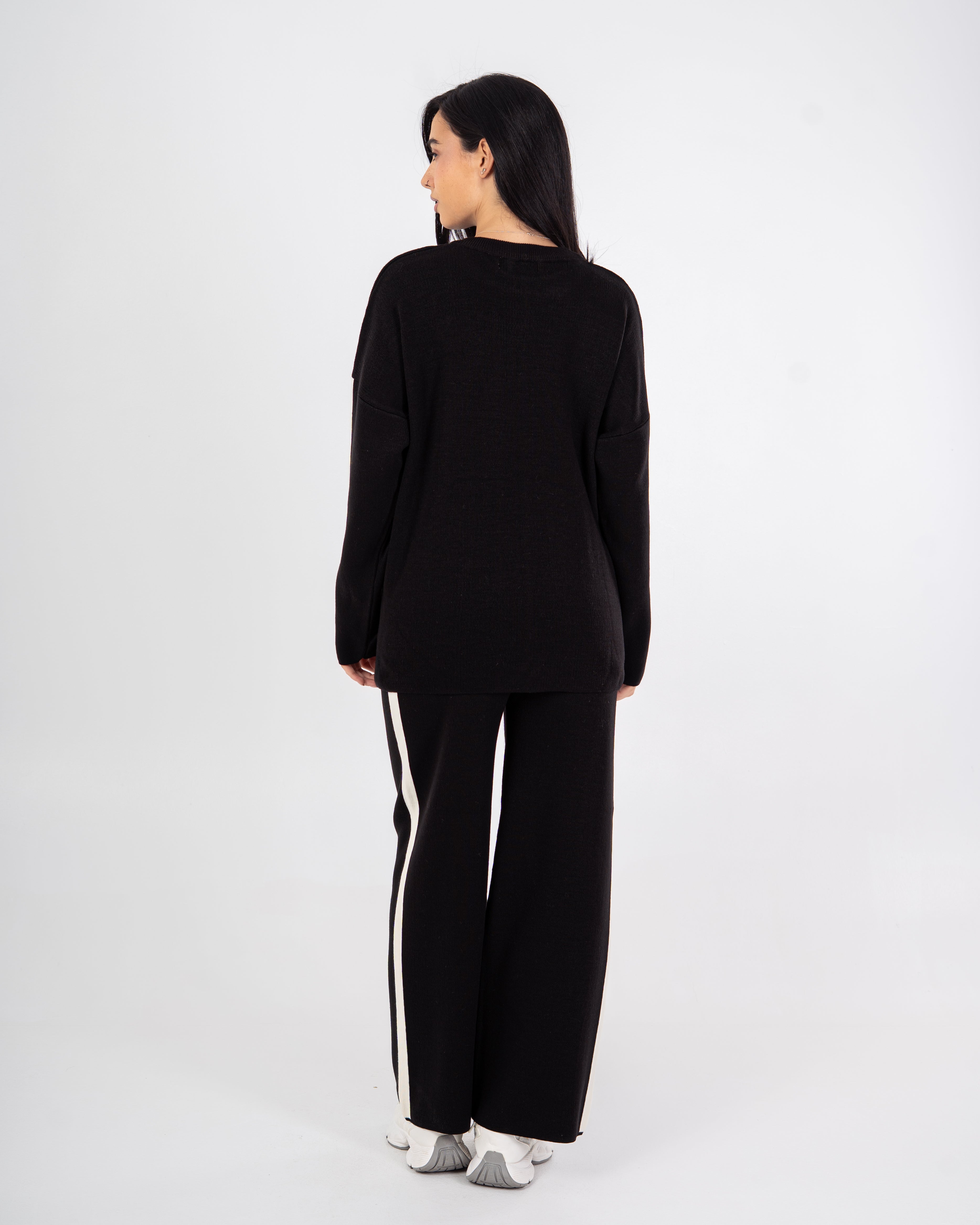 Knitwear Suit – Stripe On Sleeves