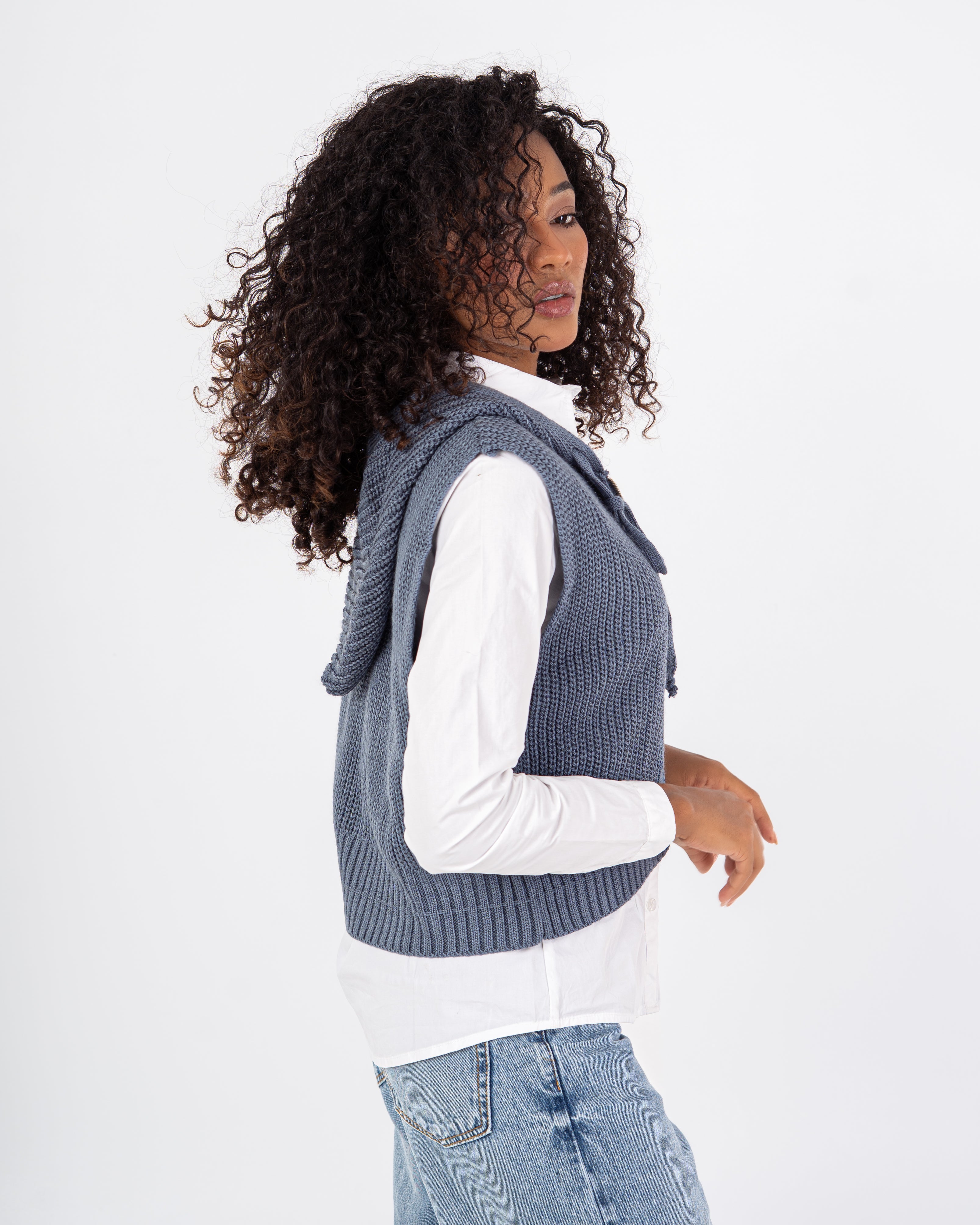 Short Knitwear Vest – Hooded
