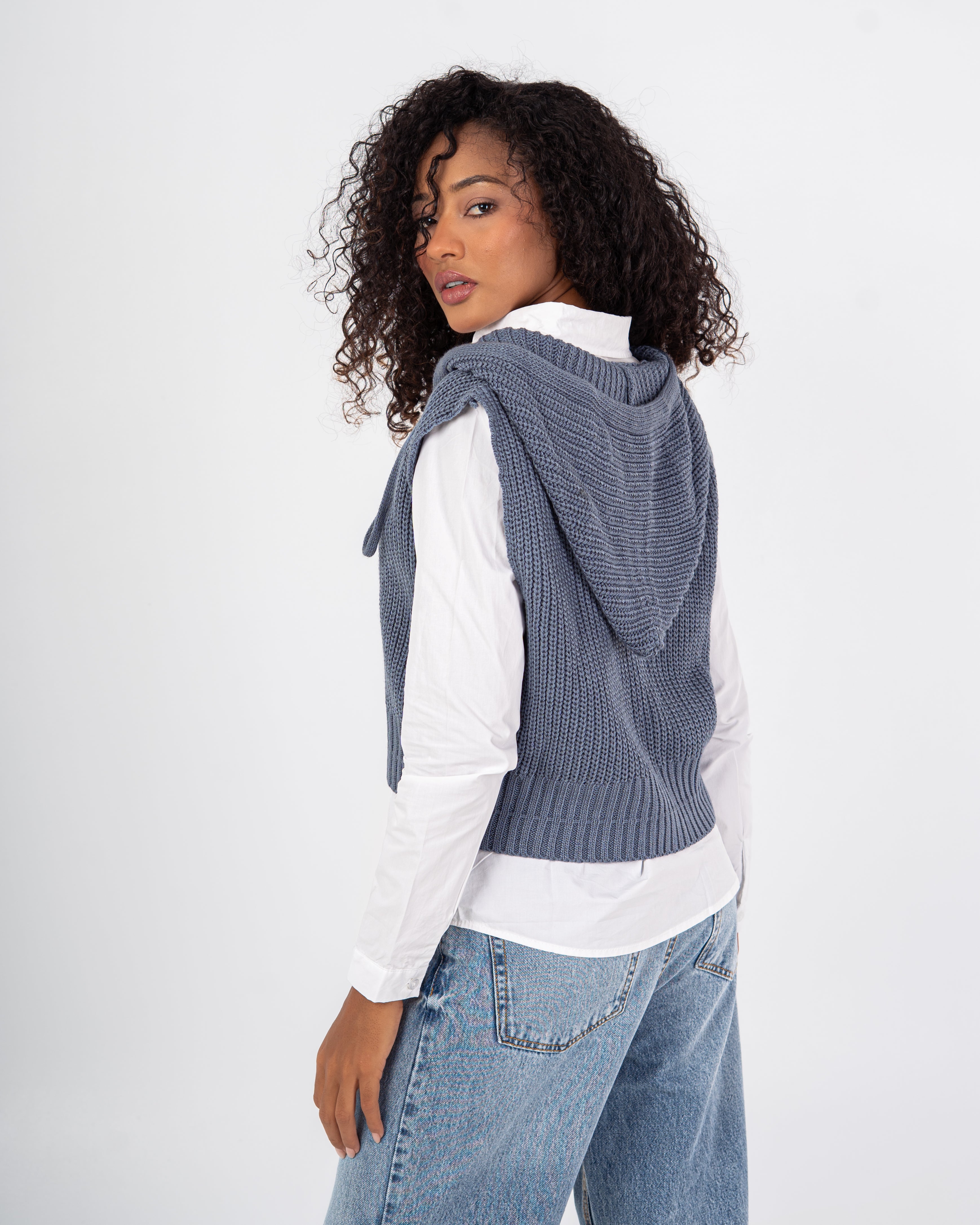 Short Knitwear Vest – Hooded