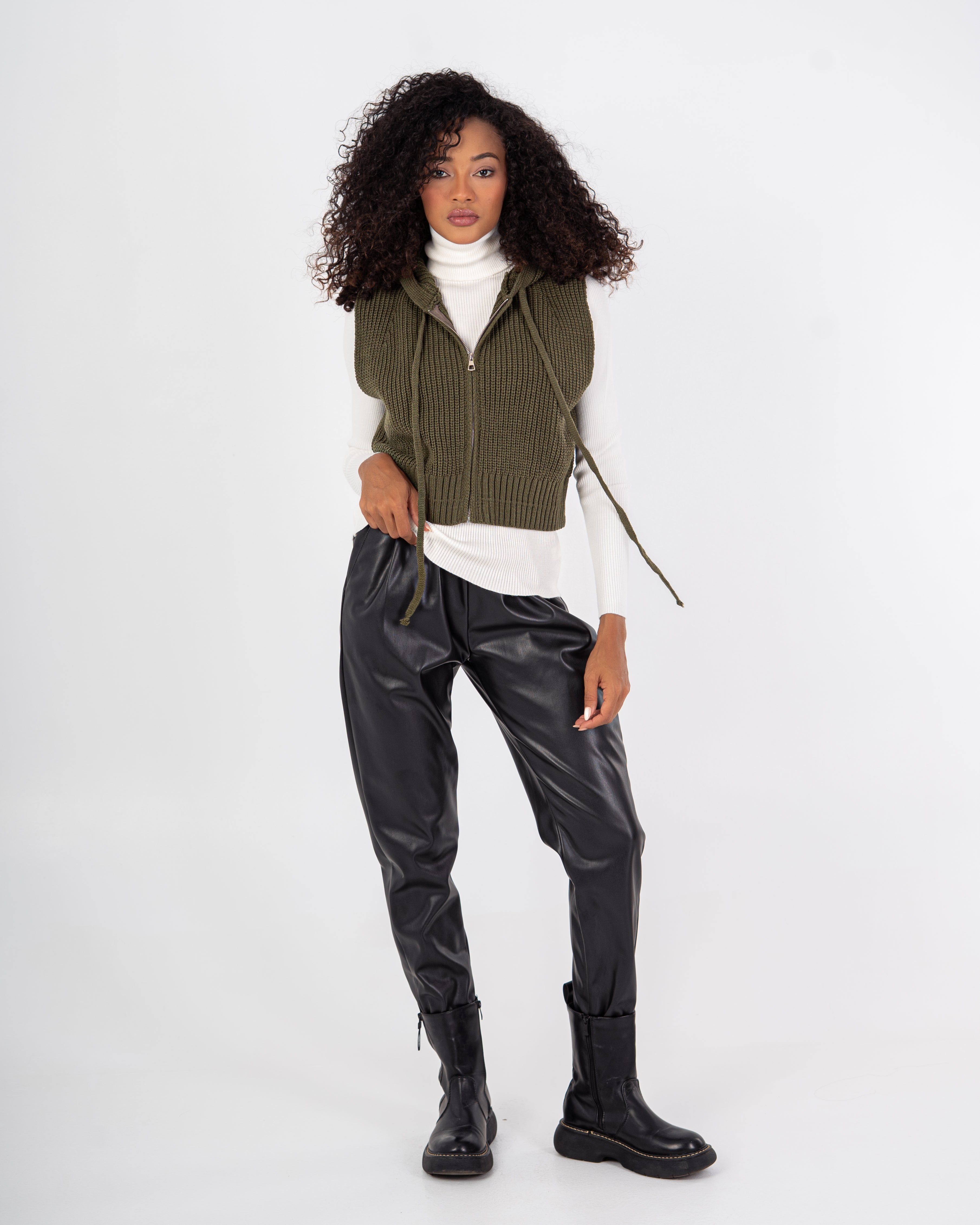 Short Knitwear Vest – Hooded