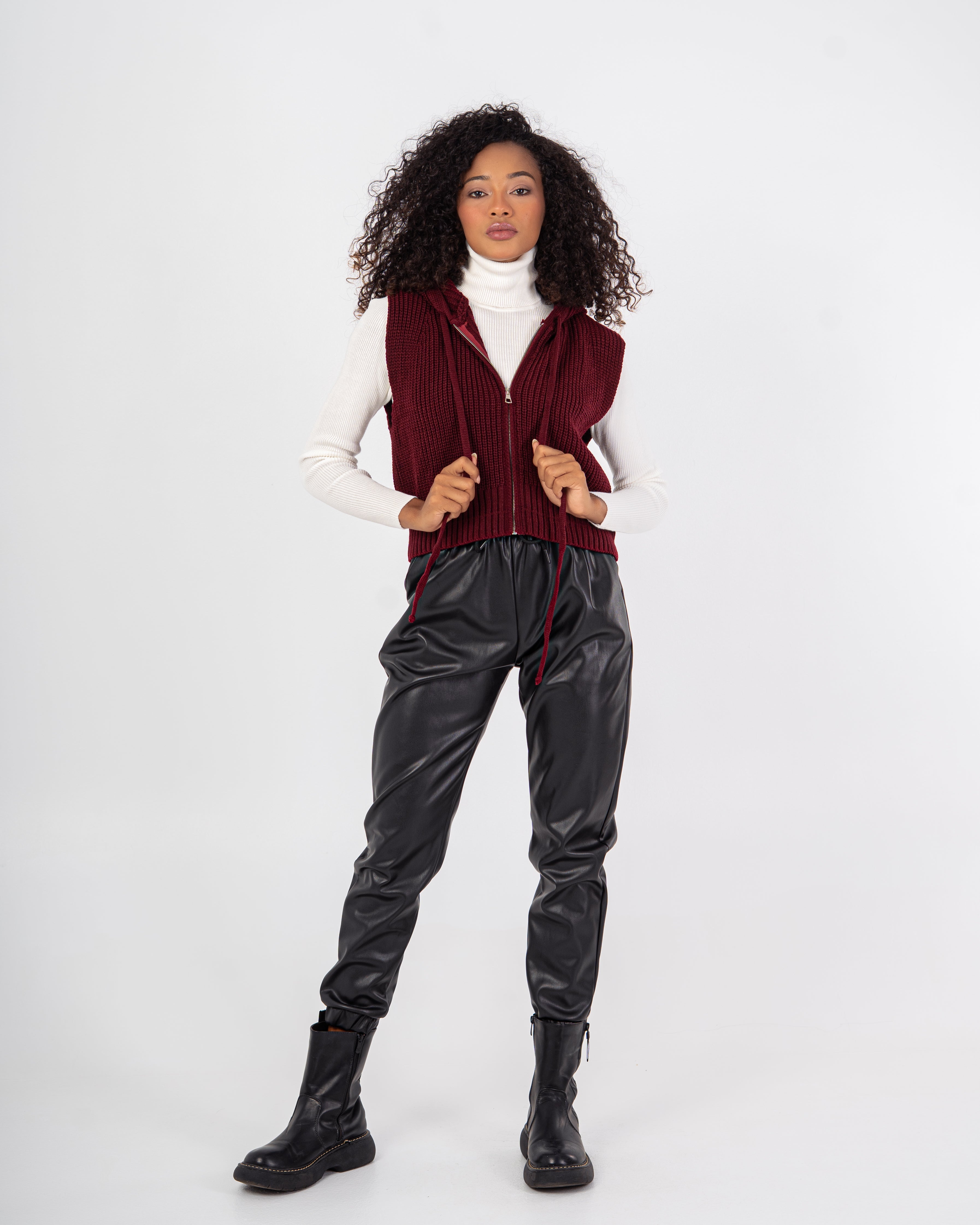 Short Knitwear Vest – Hooded