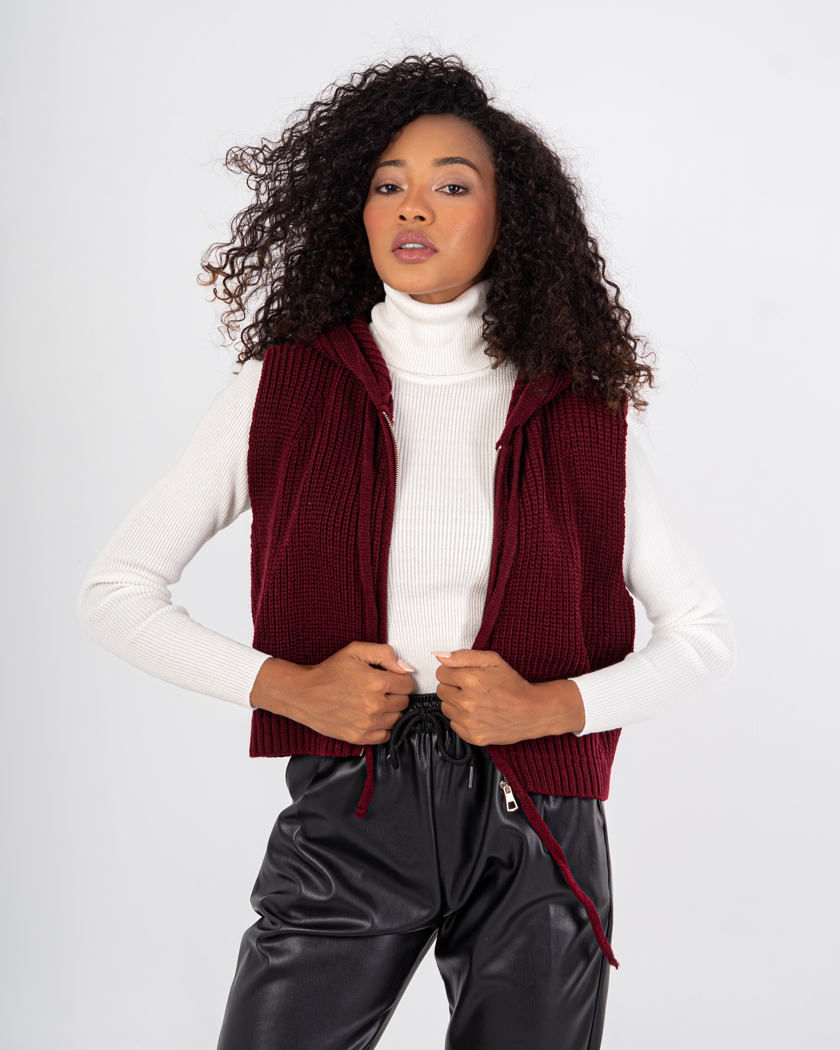 Short Knitwear Vest – Hooded