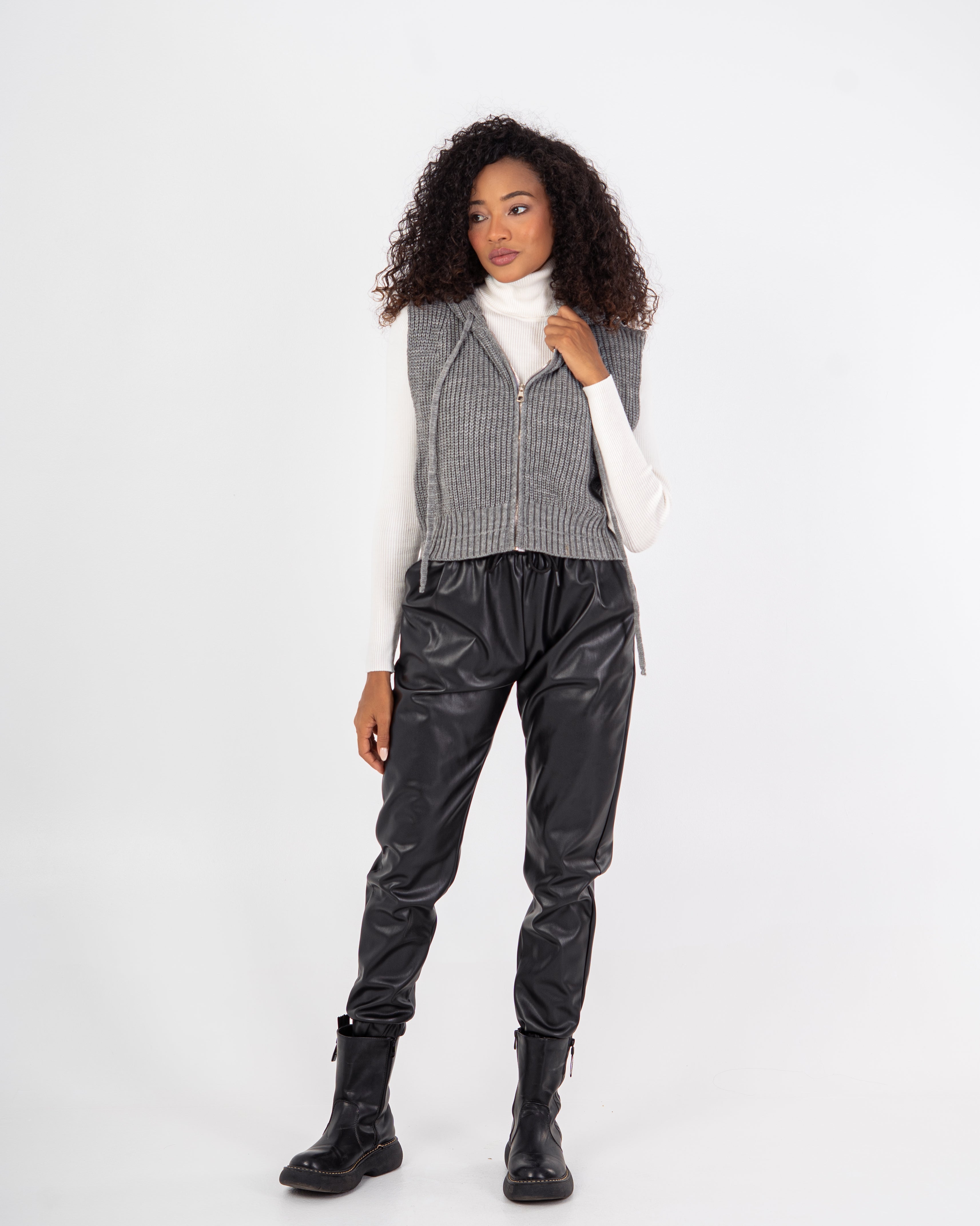 Short Knitwear Vest – Hooded