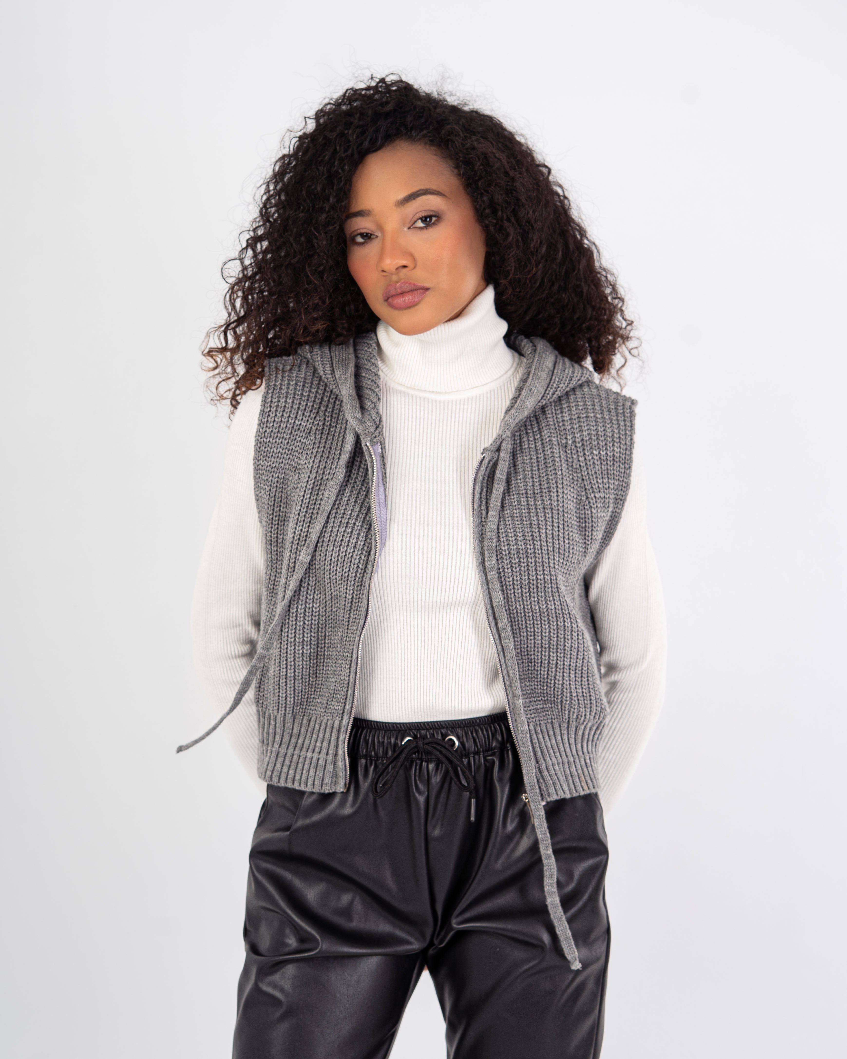 Short Knitwear Vest – Hooded