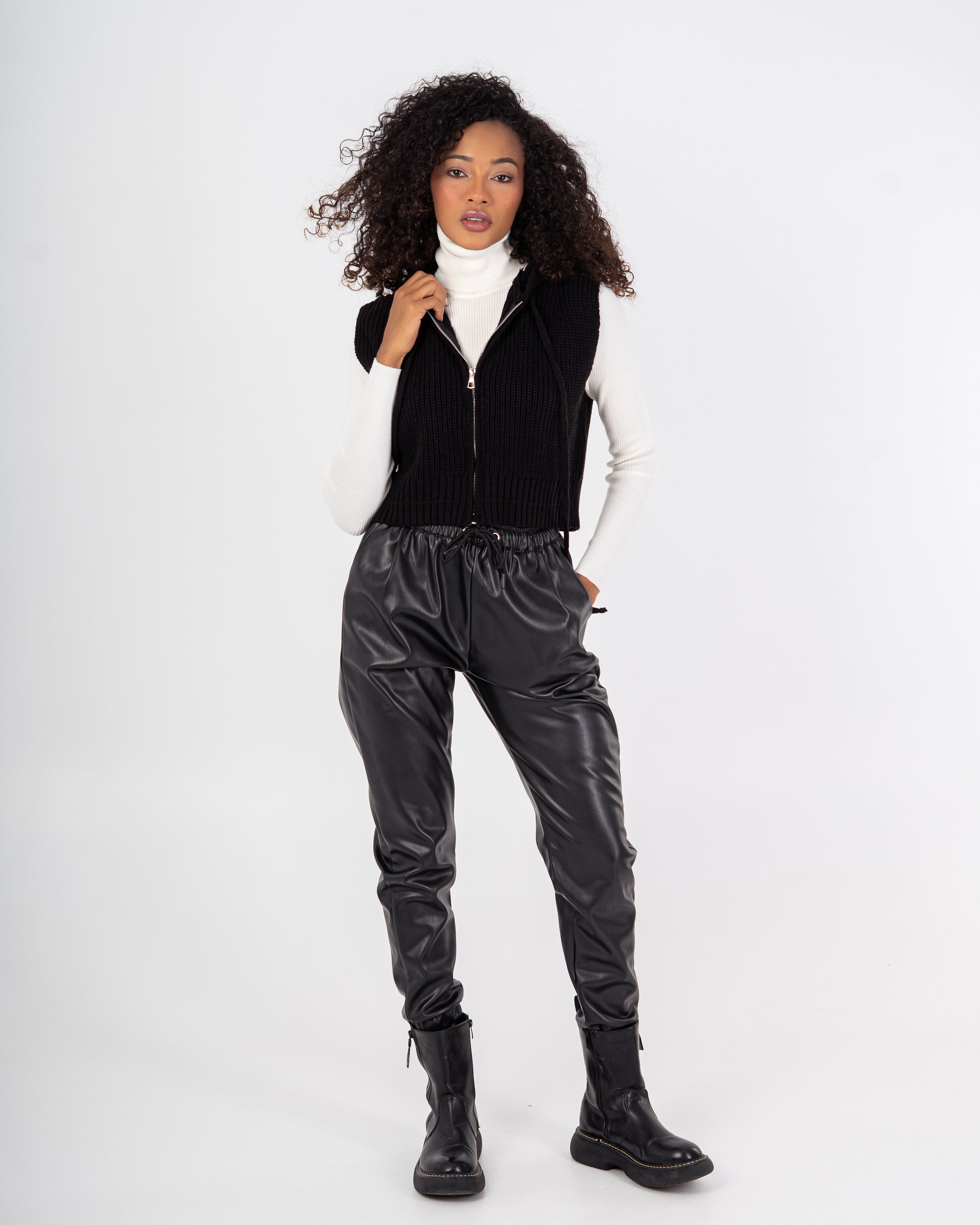 Short Knitwear Vest – Hooded