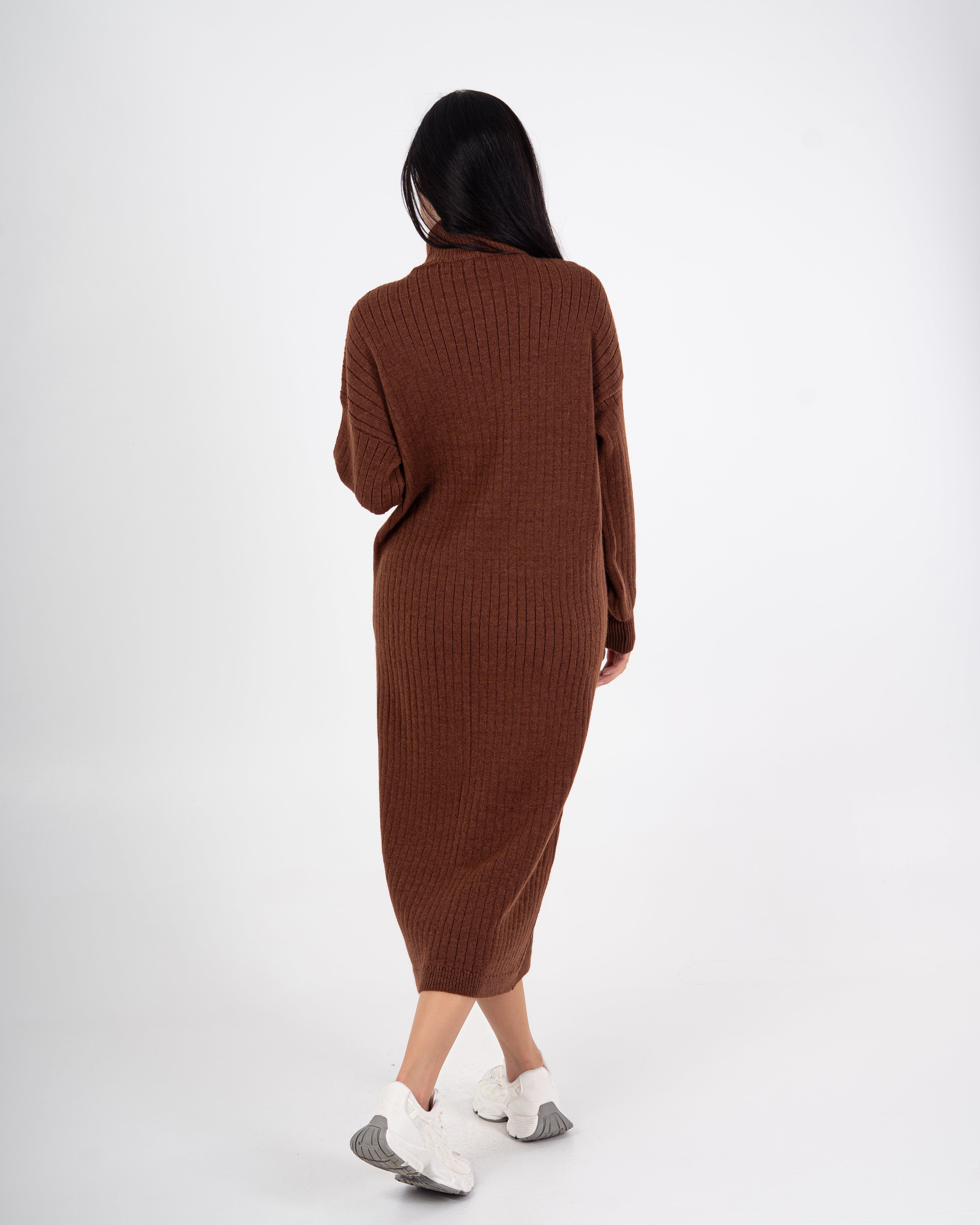 فستان محبوك - مع (رقبة على شكل حرف A)