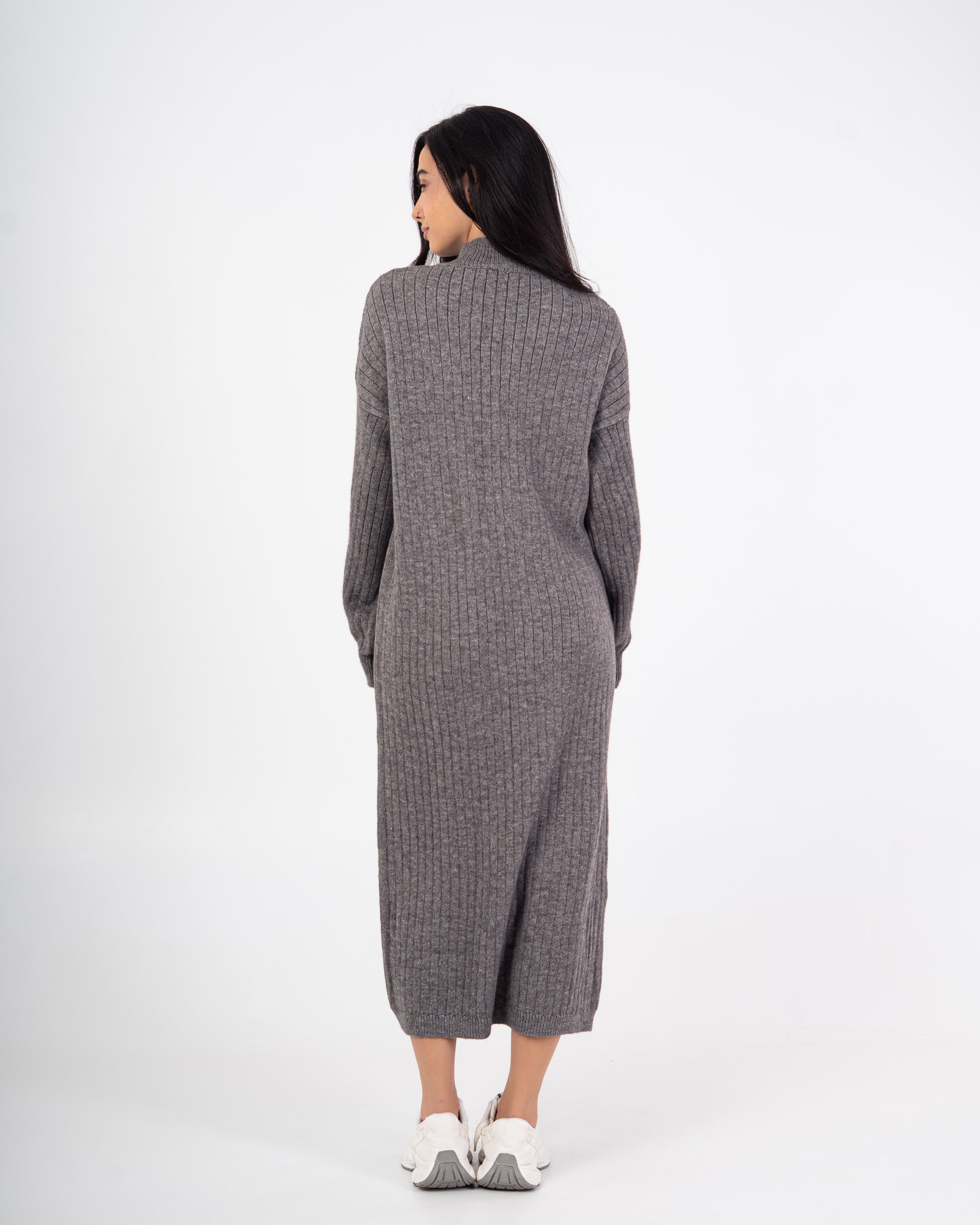 فستان محبوك - مع (رقبة على شكل حرف A)