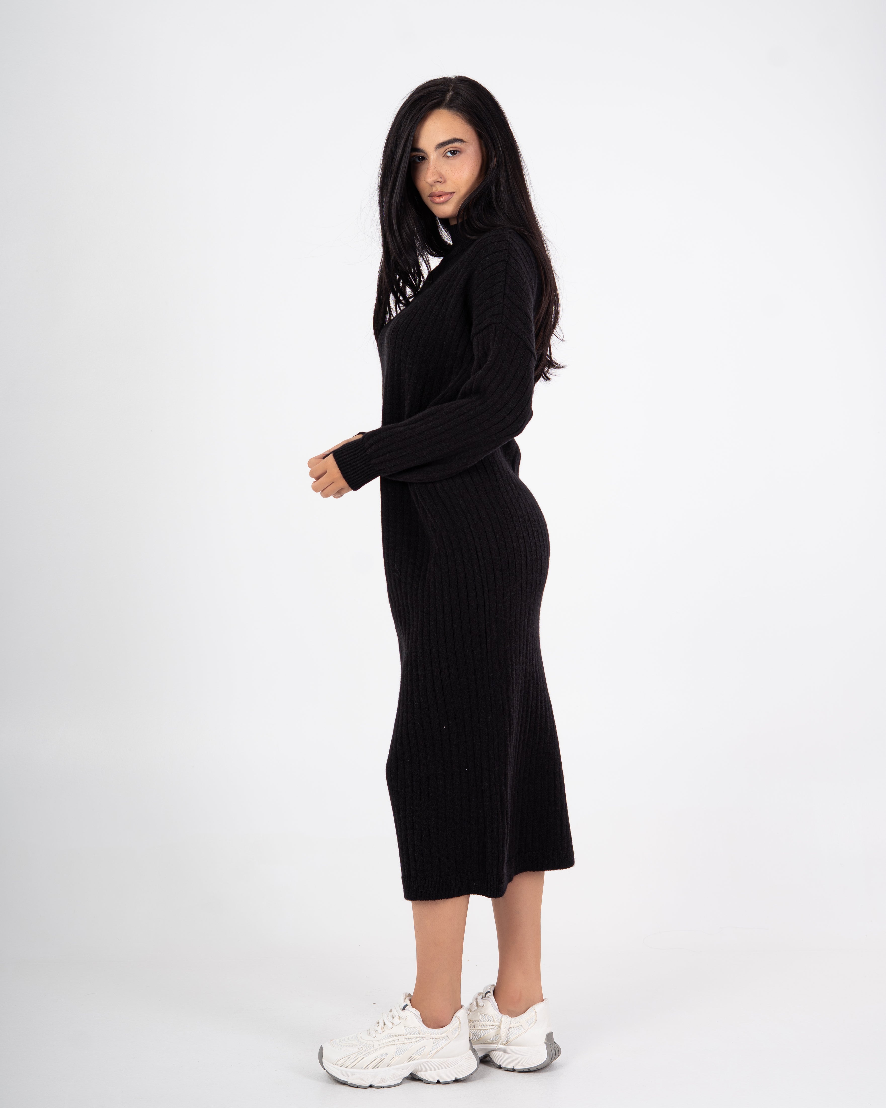 فستان محبوك - مع (رقبة على شكل حرف A)