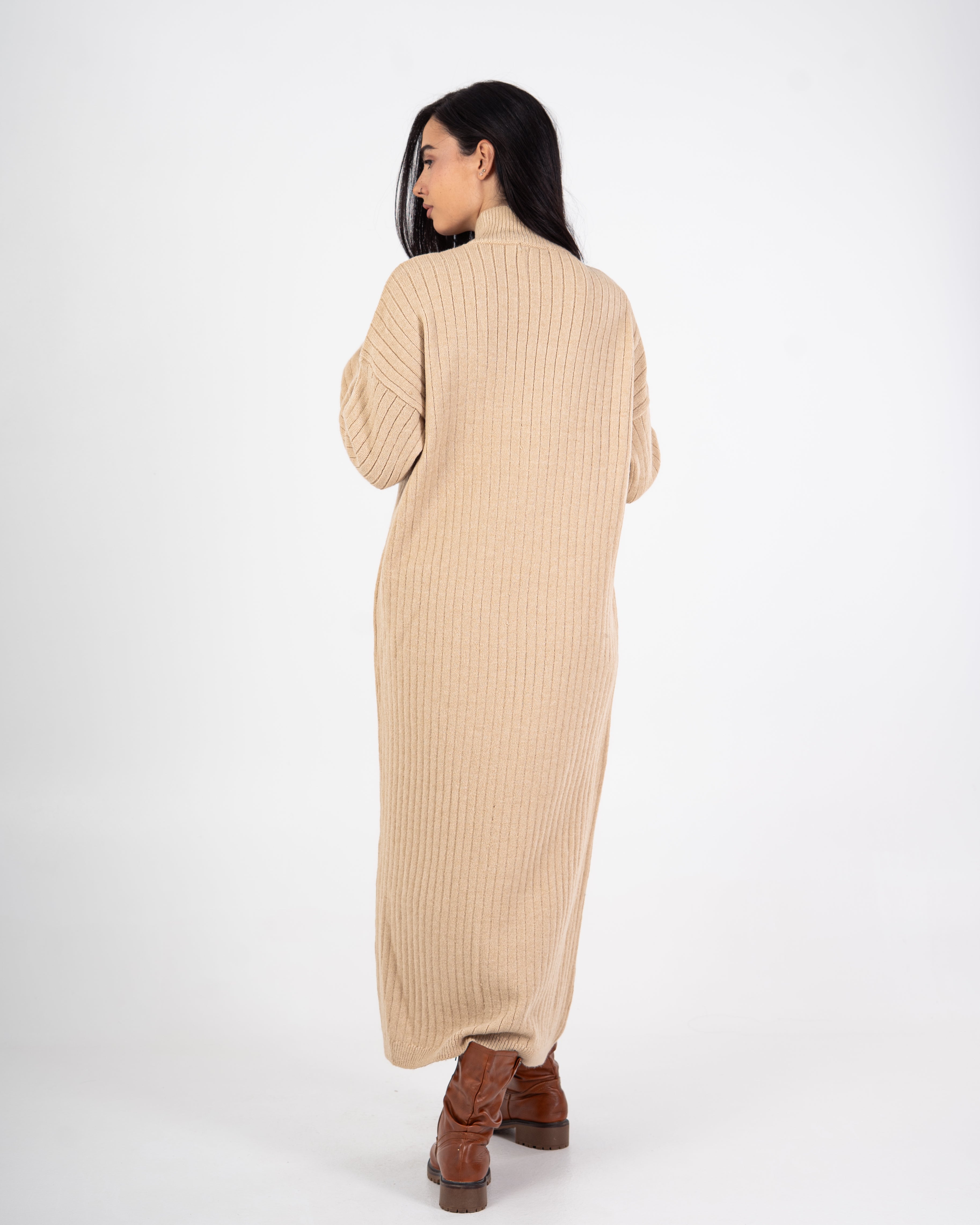 فستان محبوك - مع (رقبة على شكل حرف A)